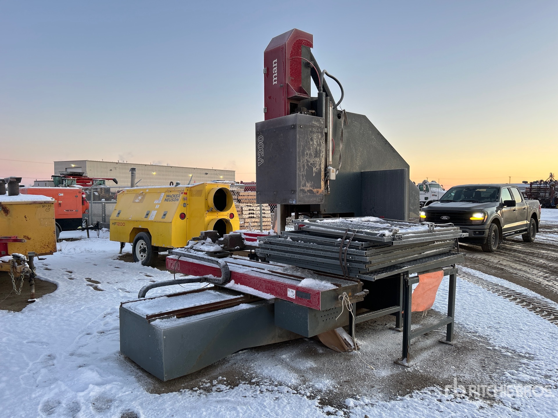 General Appearance with Foto, angolo posteriore sinistro