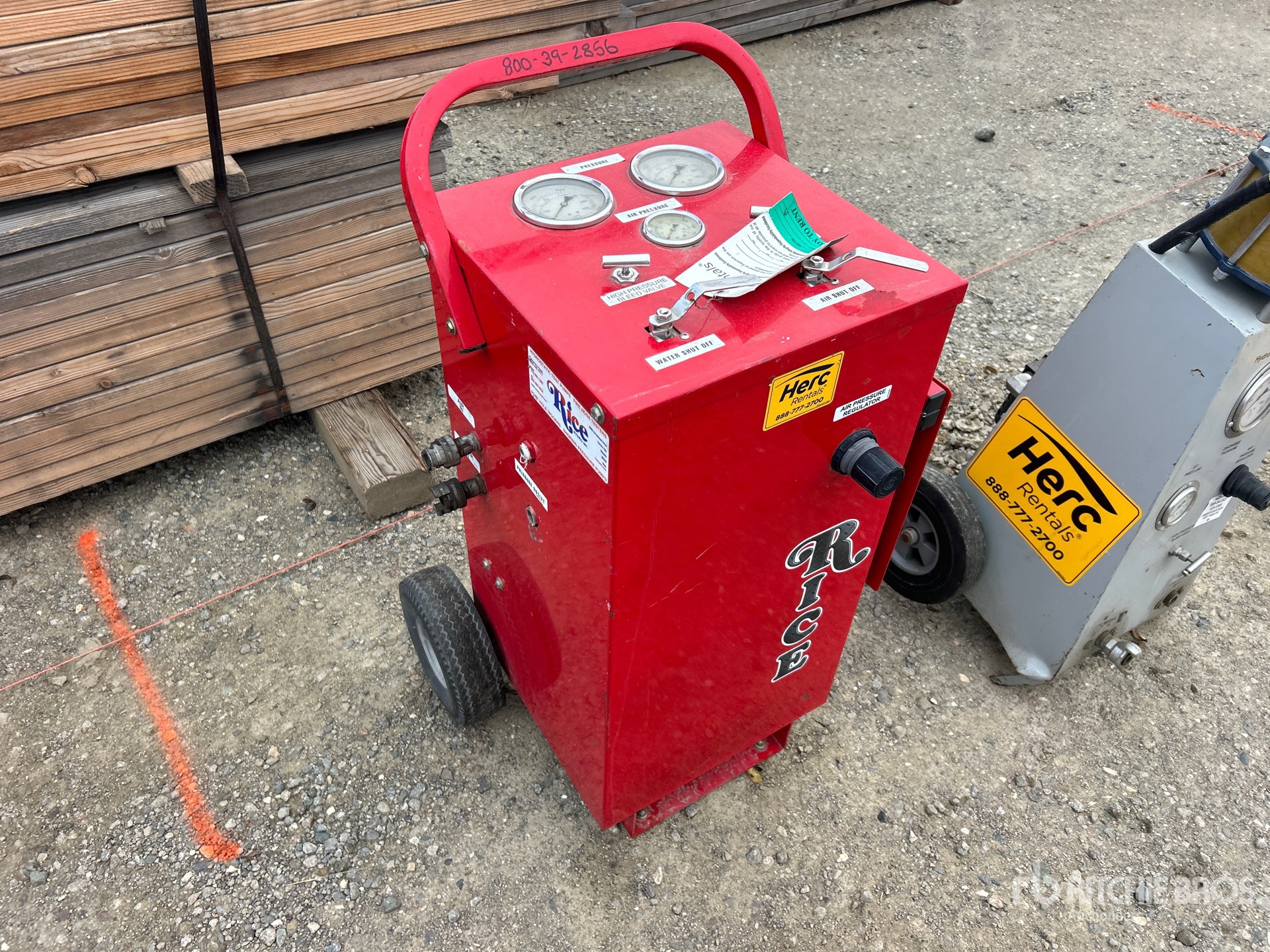 General Appearance with Picture, Right Front Corner