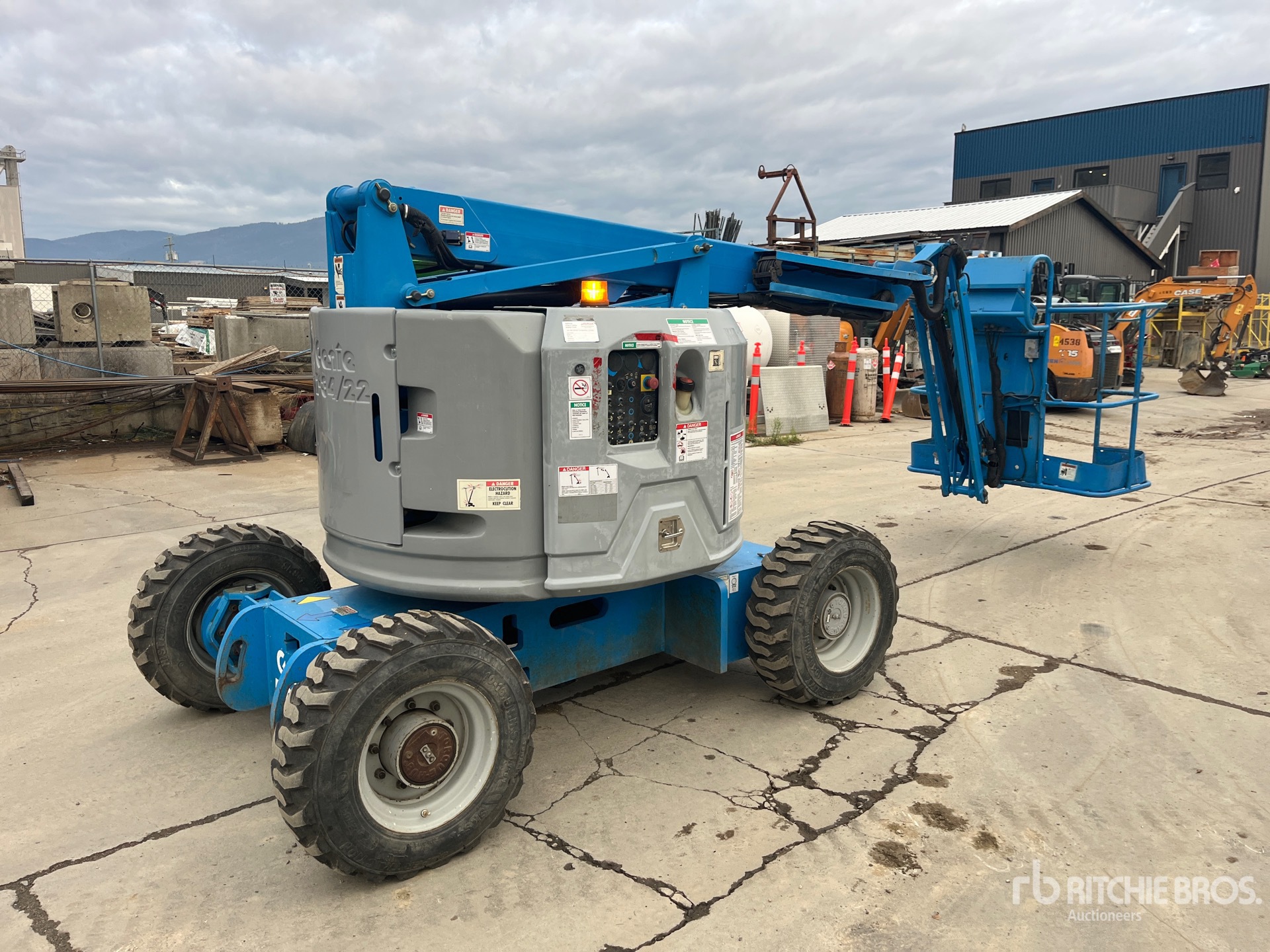 General Appearance with Picture, Right Rear Corner