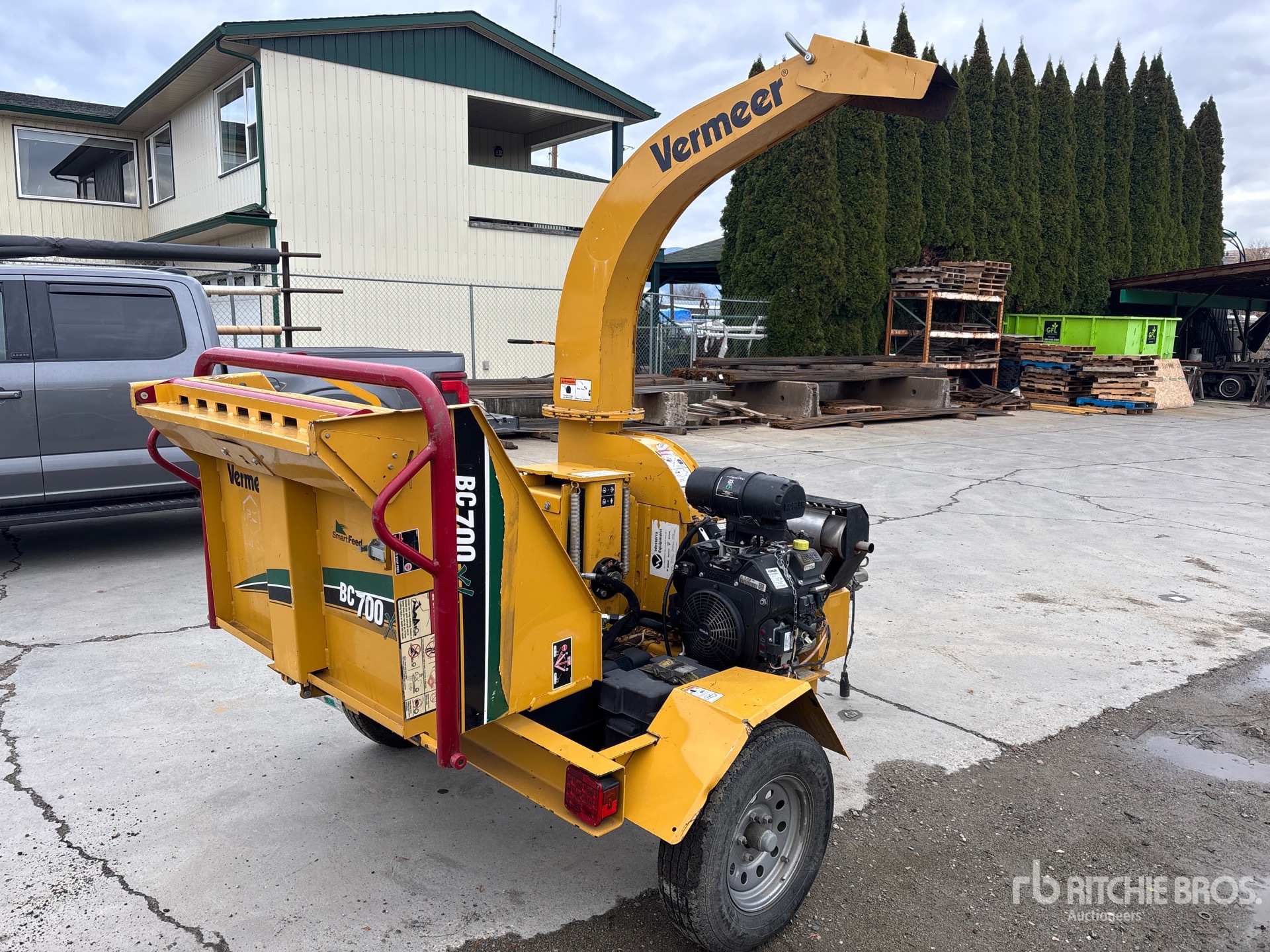 Aspect général with Image, coin arrière droit