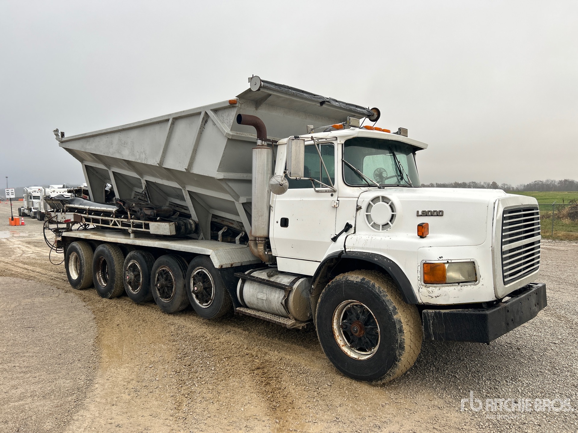 General Appearance with Foto, angolo anteriore destro