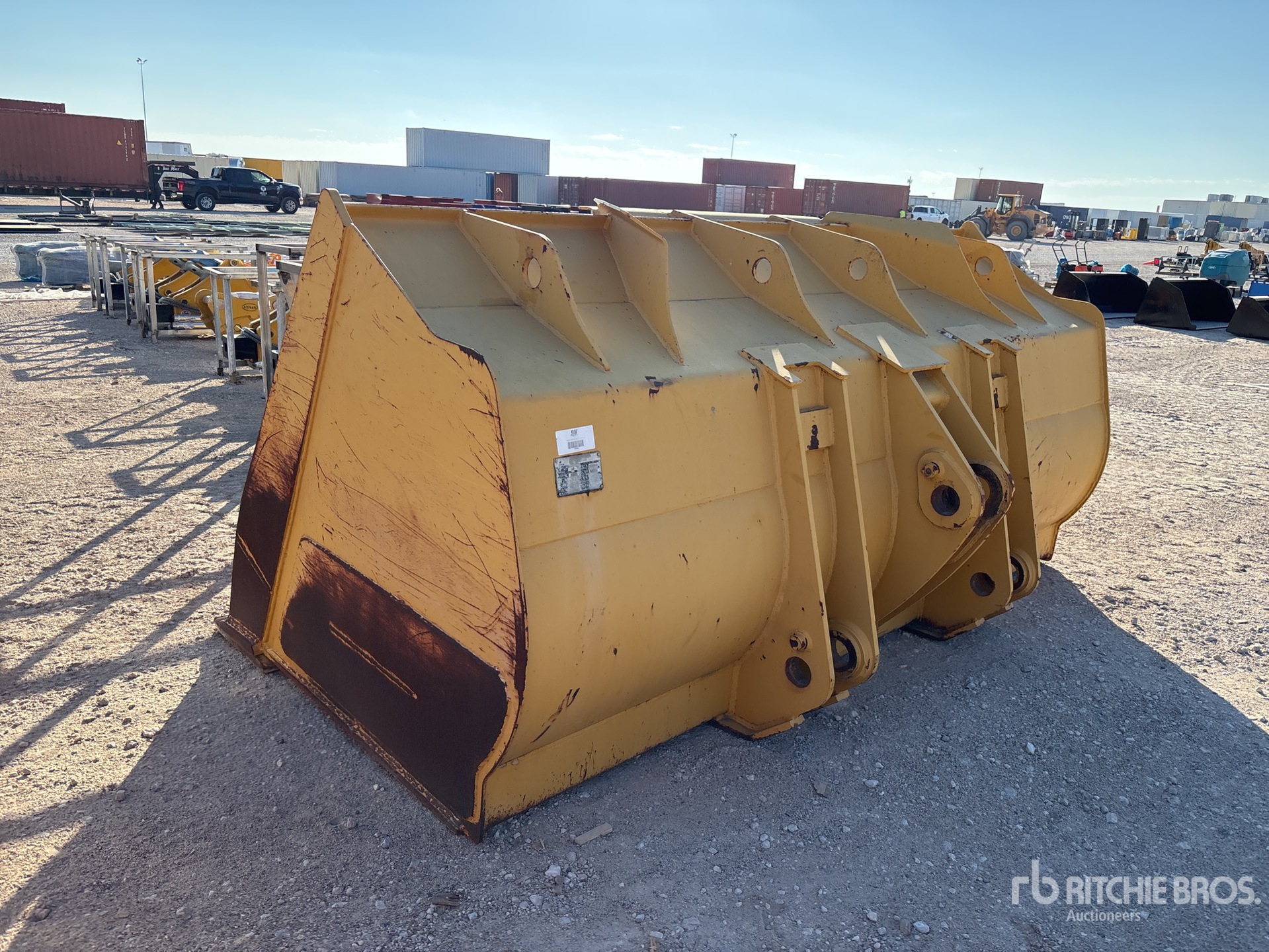 General Appearance with Bild, Ecke hinten links