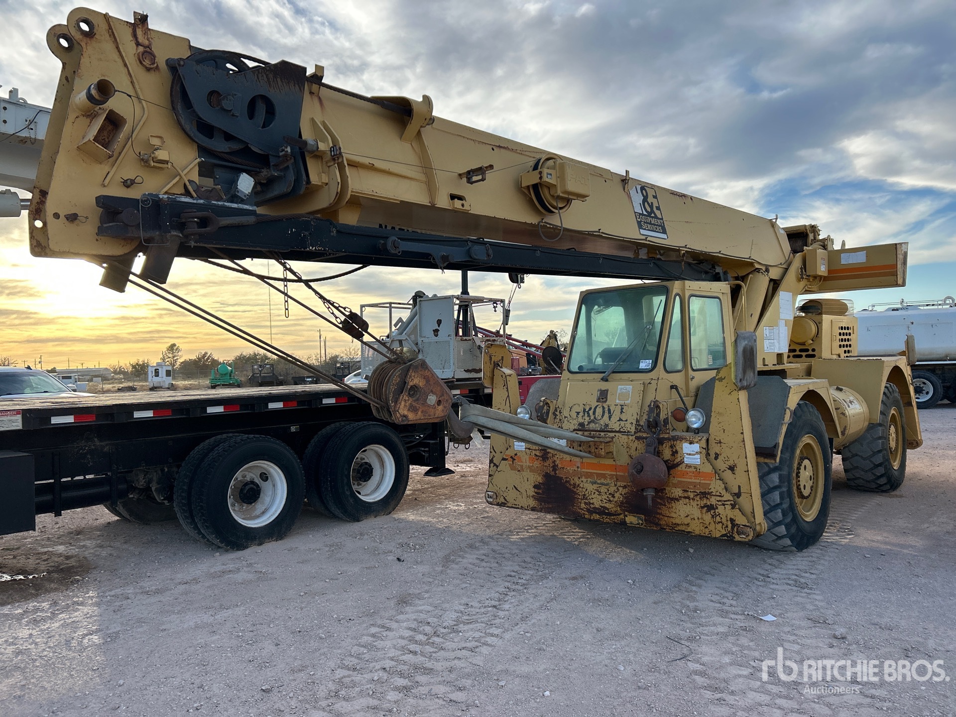 General Appearance with Featured Photo