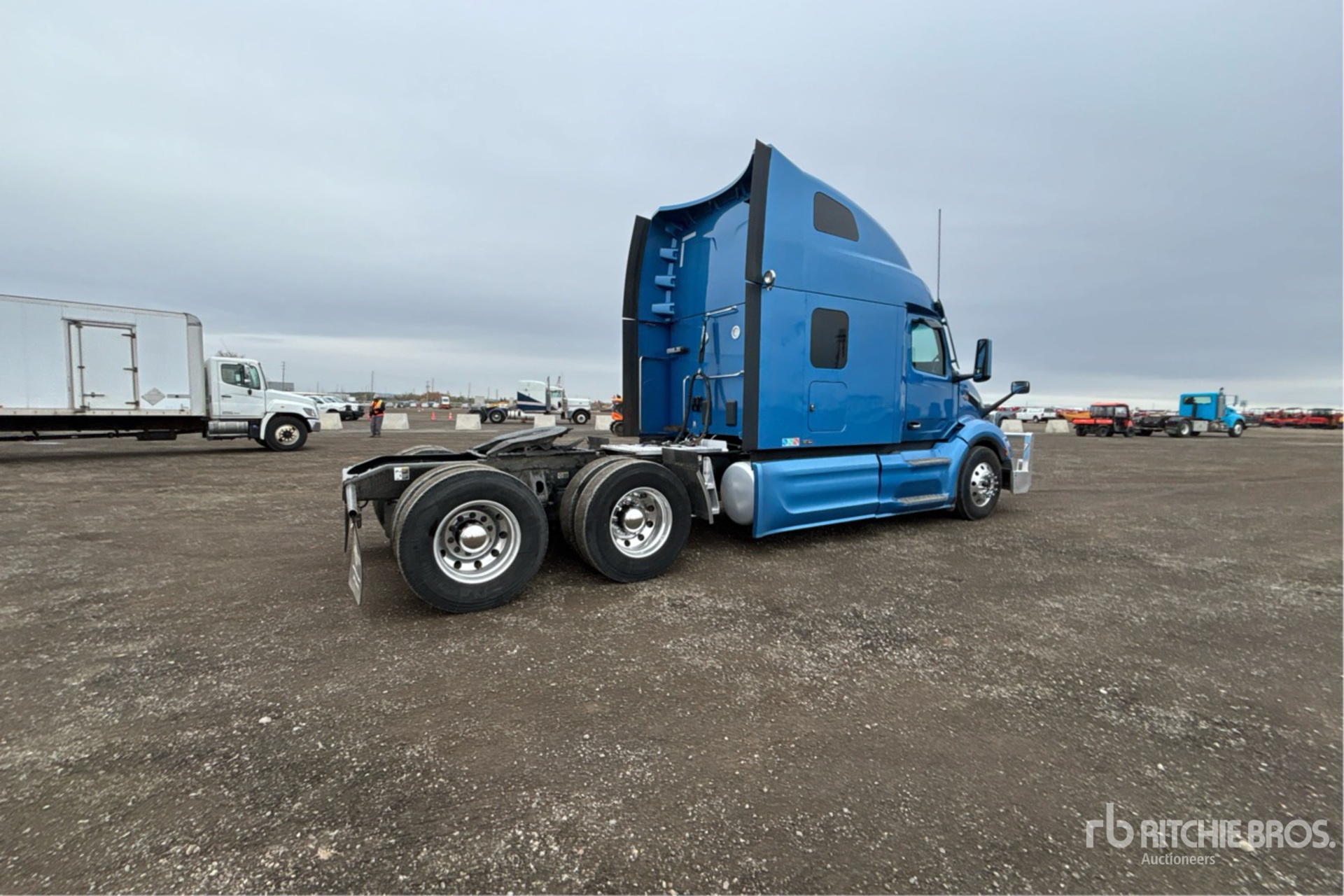 General Appearance with Imagen: esquina trasera derecha