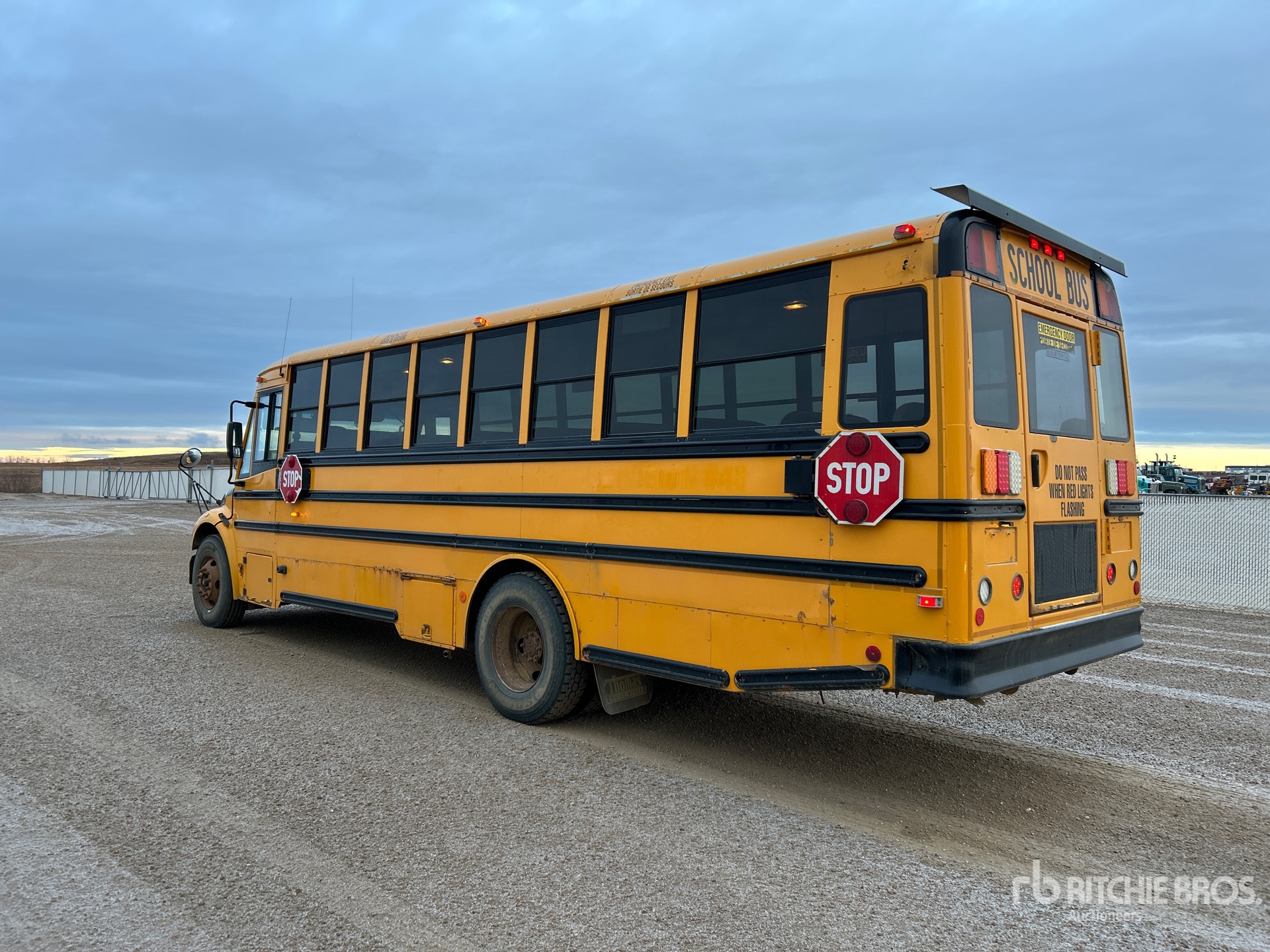 General Appearance with Imagen: esquina trasera izquierda