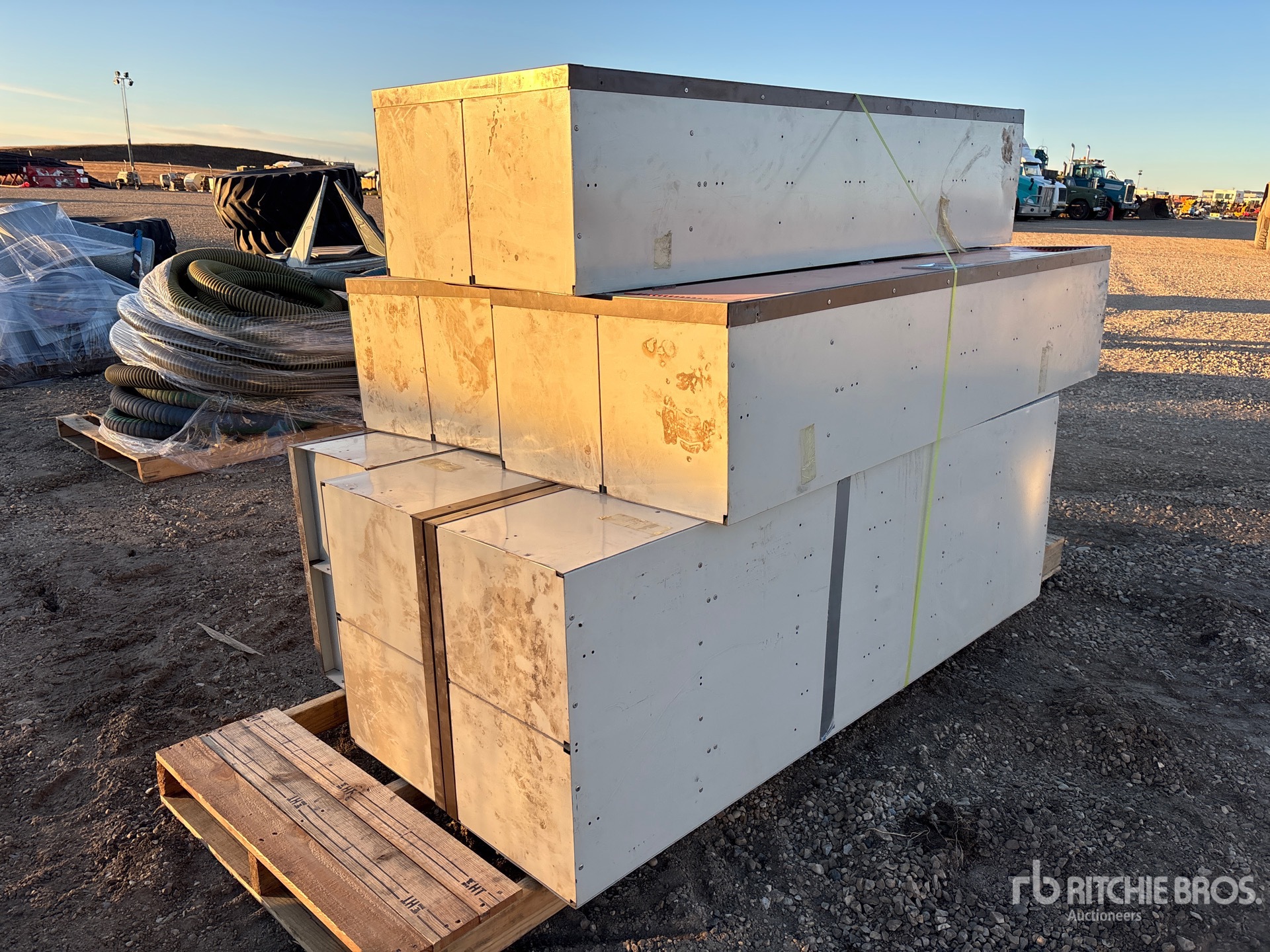 General Appearance with Foto, angolo anteriore sinistro