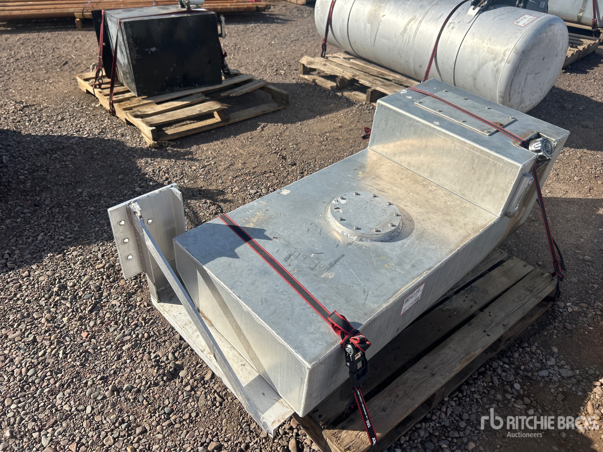 General Appearance with Bild, Ecke vorne rechts