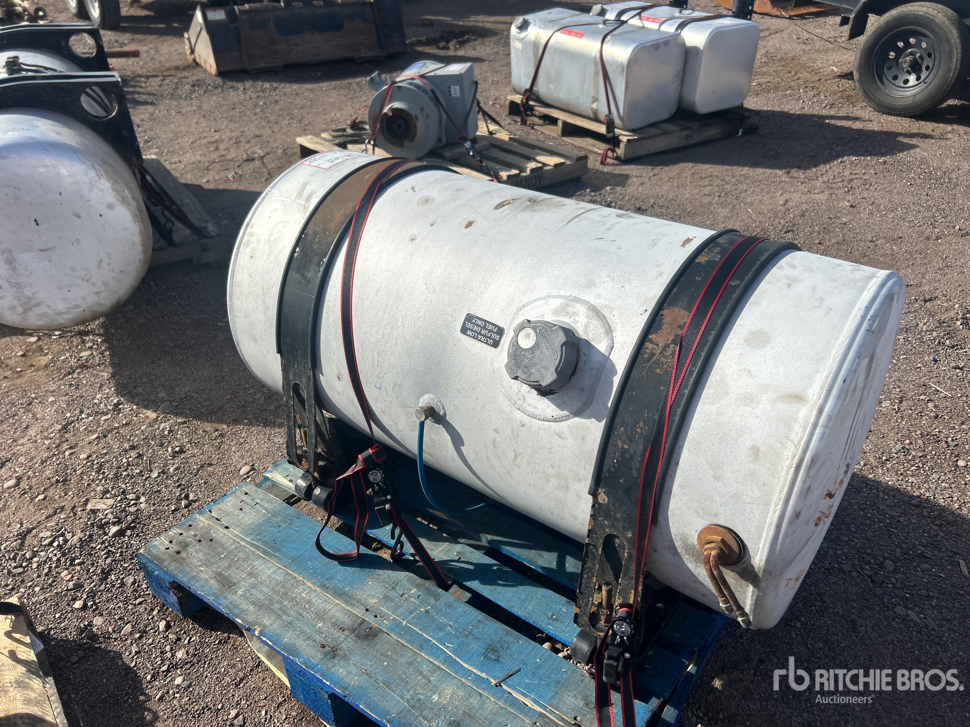 General Appearance with Bild, Ecke vorne links