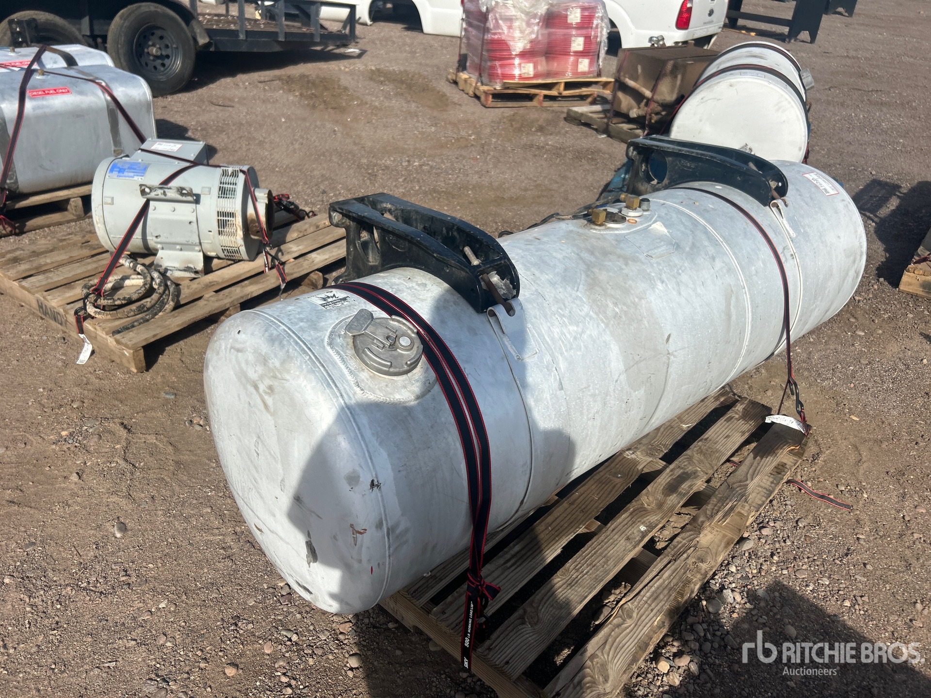 General Appearance with Bild, Ecke vorne rechts