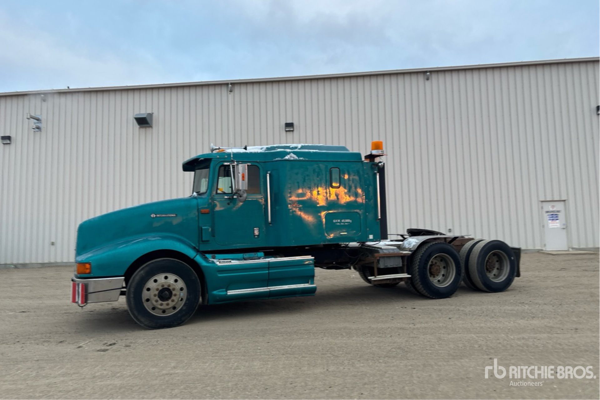 General Appearance with Picture, Left Front Corner