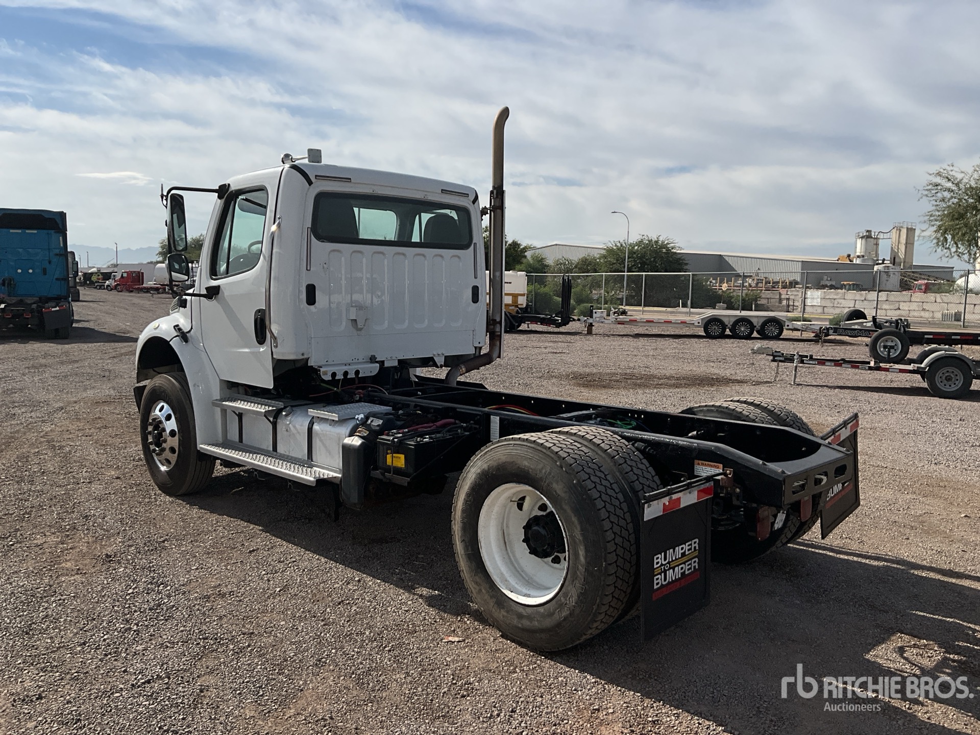 General Appearance with Bild, Ecke hinten links