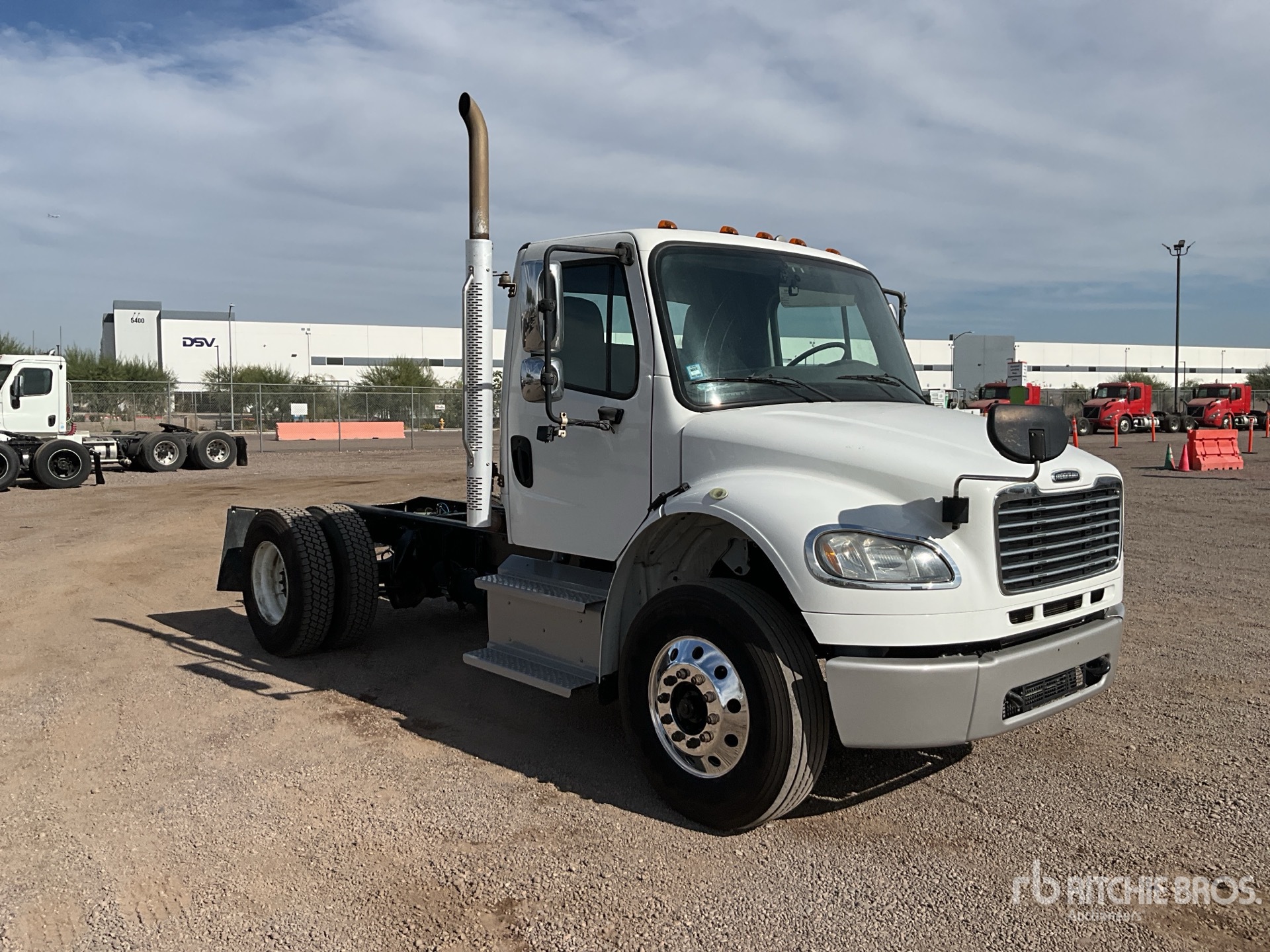 General Appearance with Bild, Ecke vorne rechts