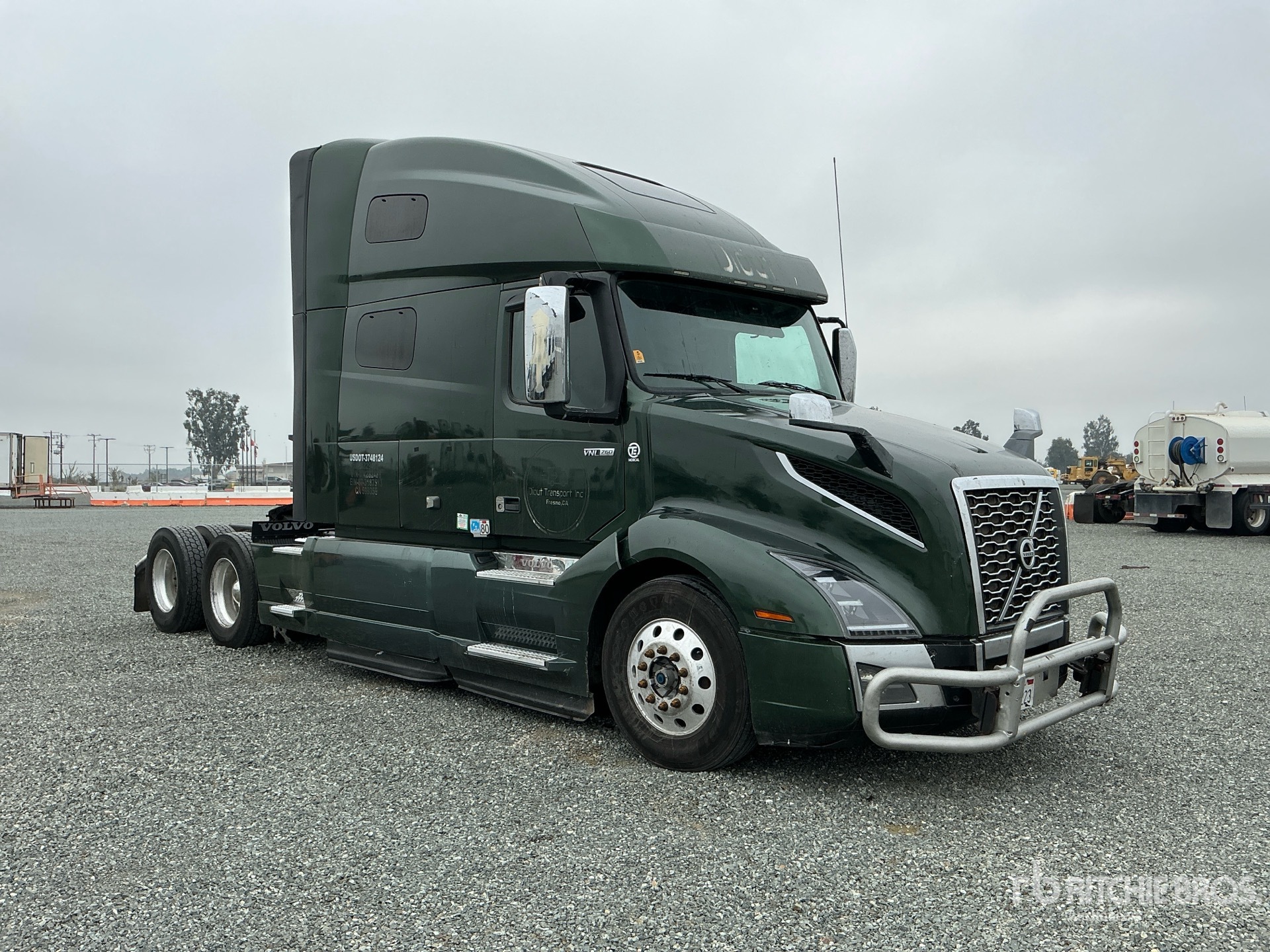 General Appearance with Picture, Right Front Corner