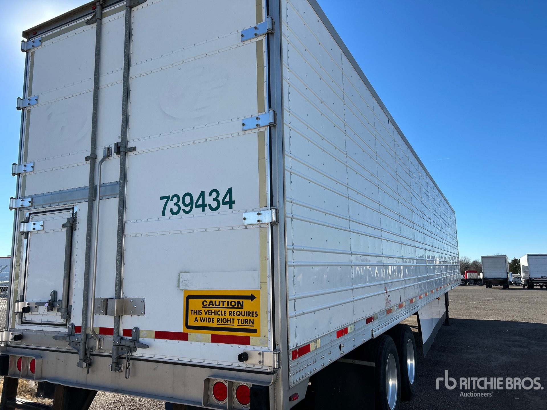 General Appearance with Imagen: esquina trasera derecha