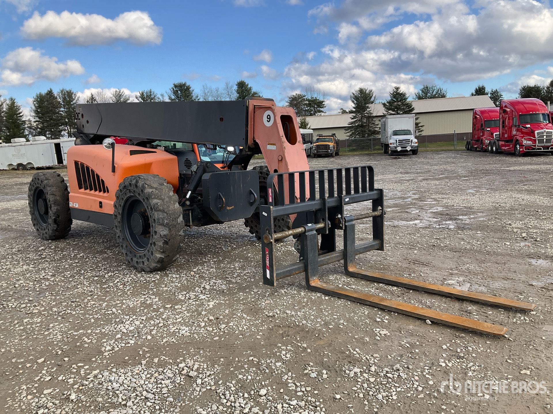 General Appearance with Picture, Right Front Corner