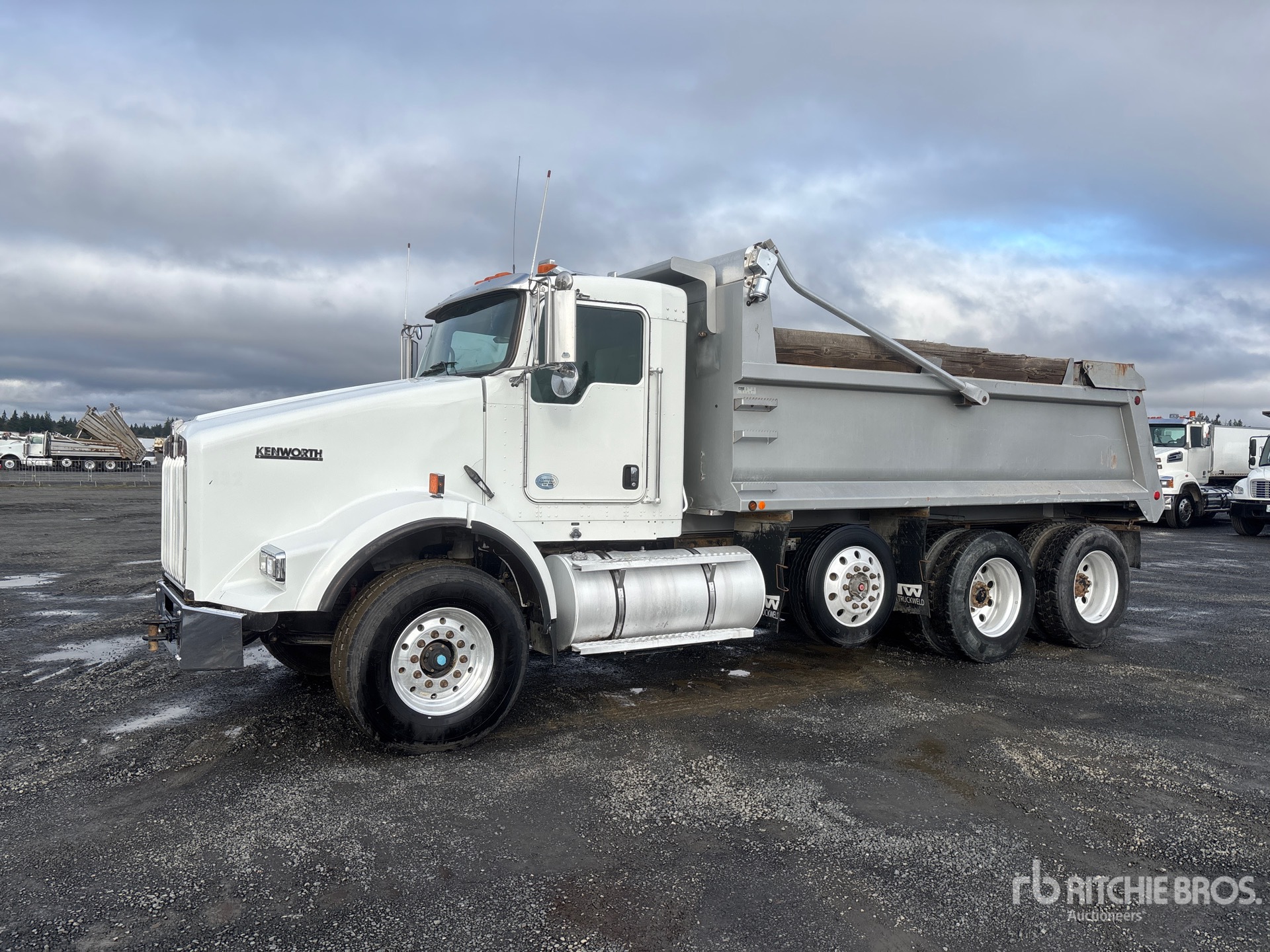 General Appearance with Featured Photo