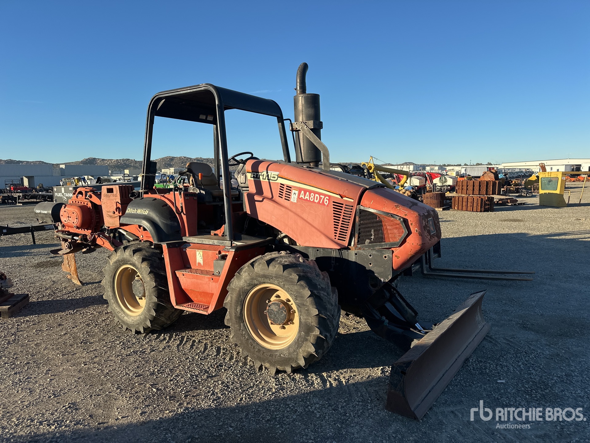 General Appearance with Picture, Right Front Corner