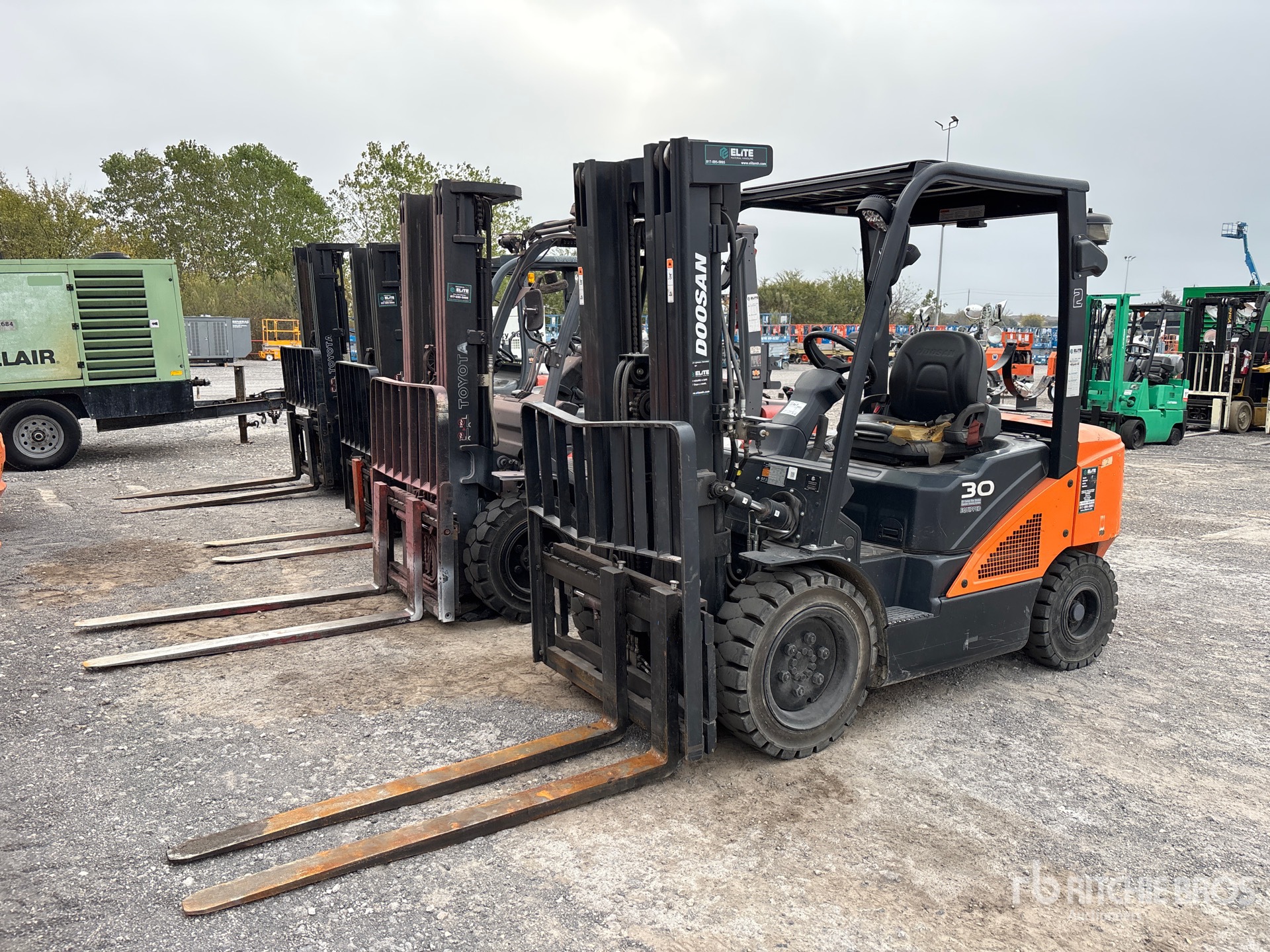 General Appearance with Picture, Left Front Corner