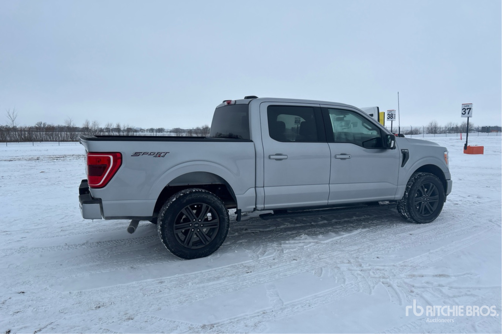 General Appearance with Imagen: esquina trasera derecha