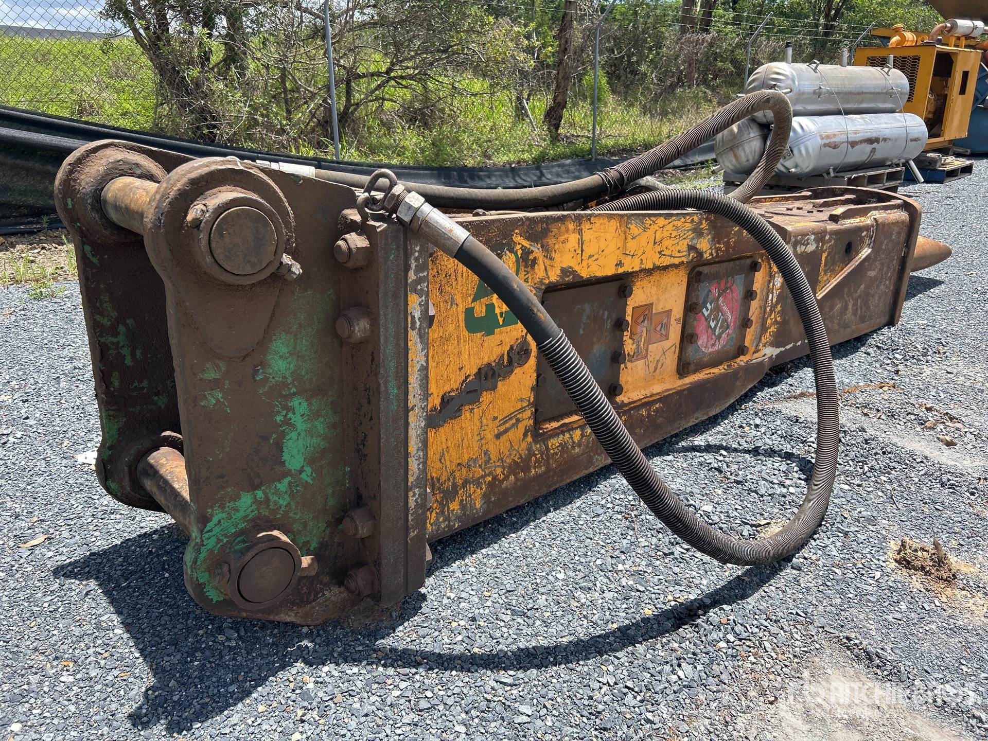 General Appearance with Picture, Right Rear Corner