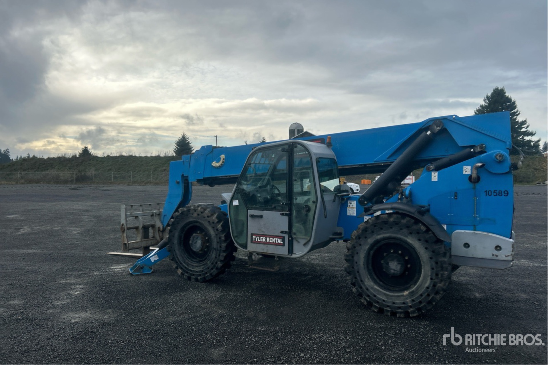 General Appearance with Picture, Left Rear Corner