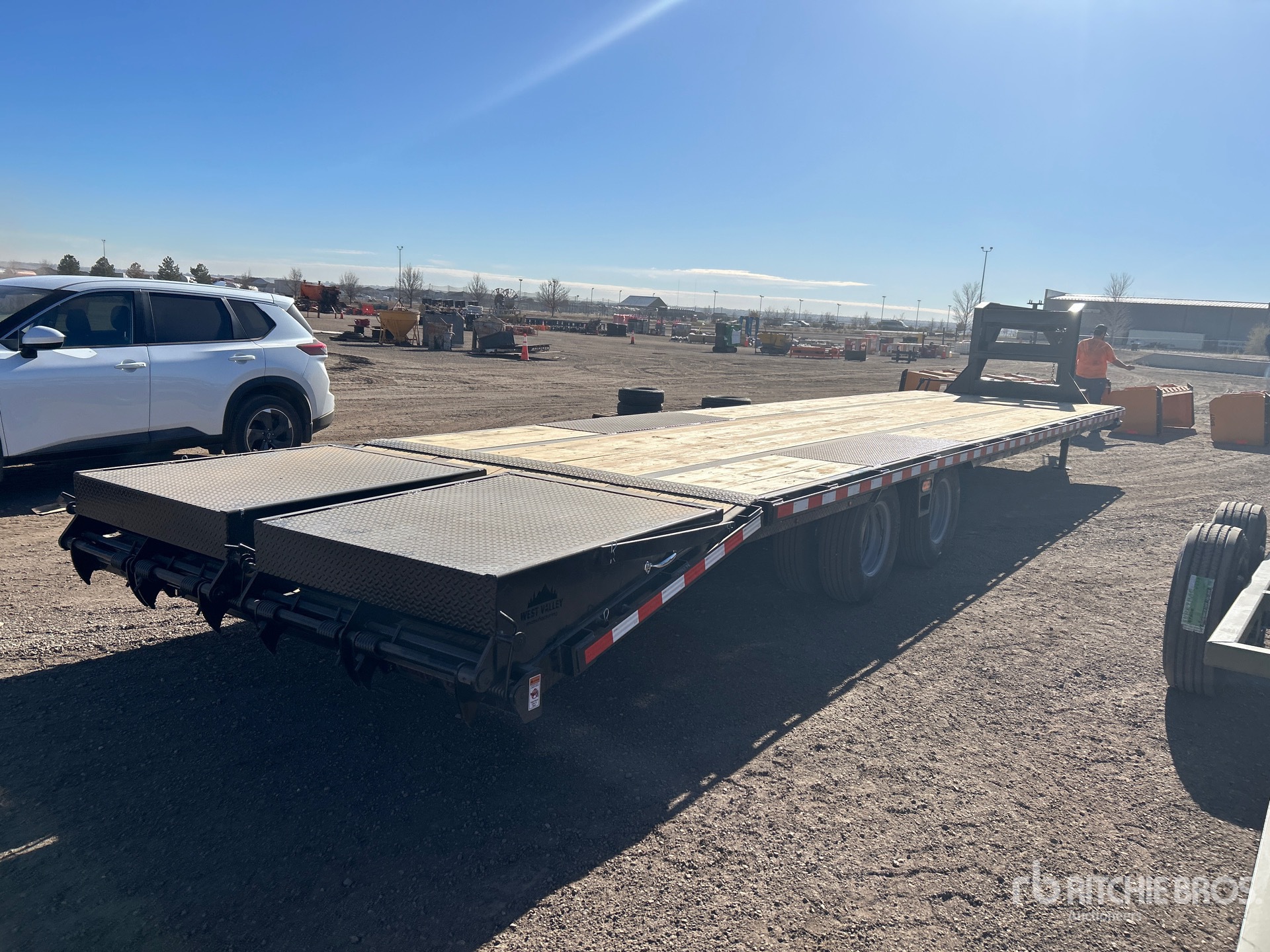 Aspect général with Image, coin arrière droit