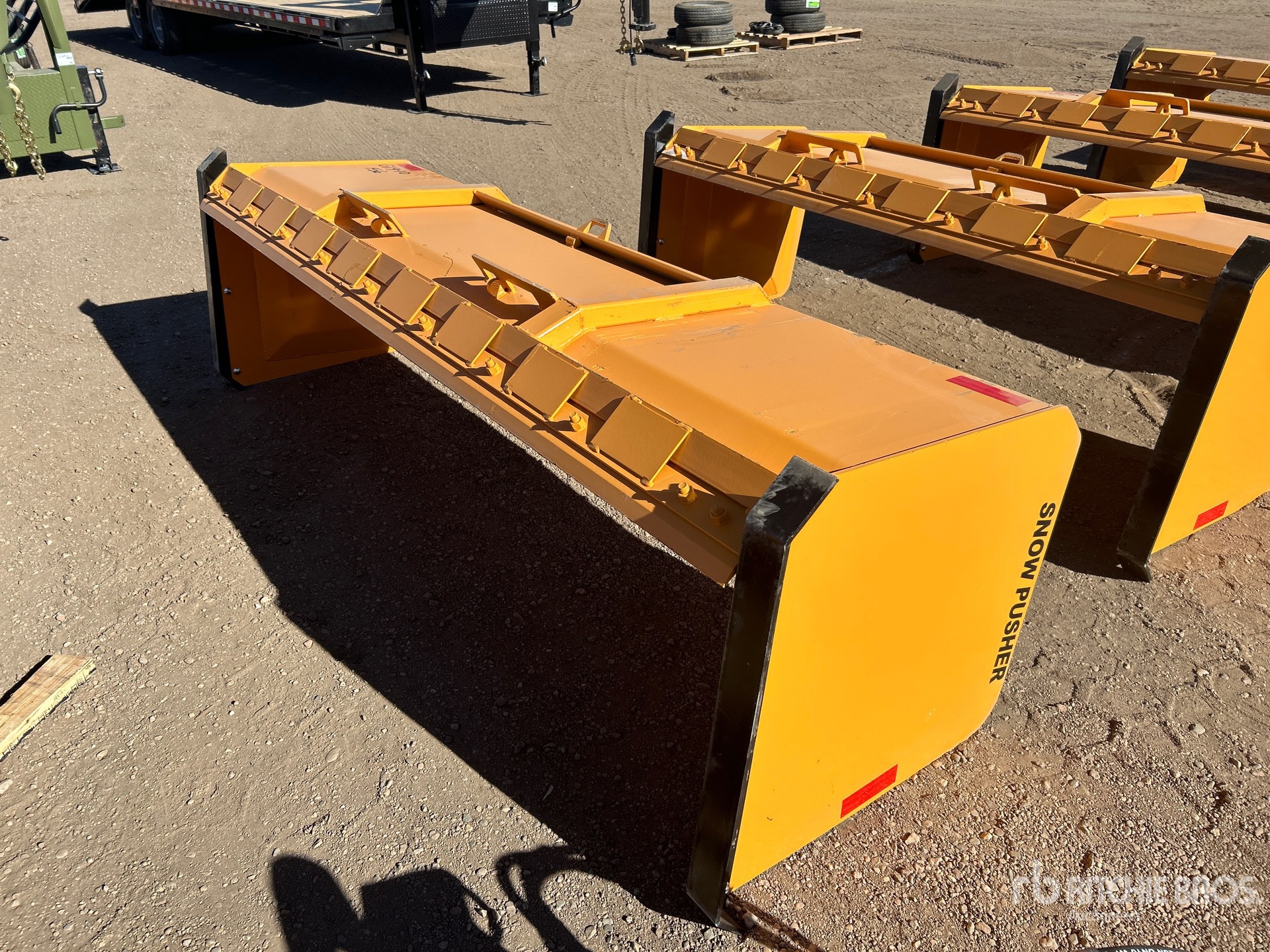 Aspect général with Image, coin arrière droit