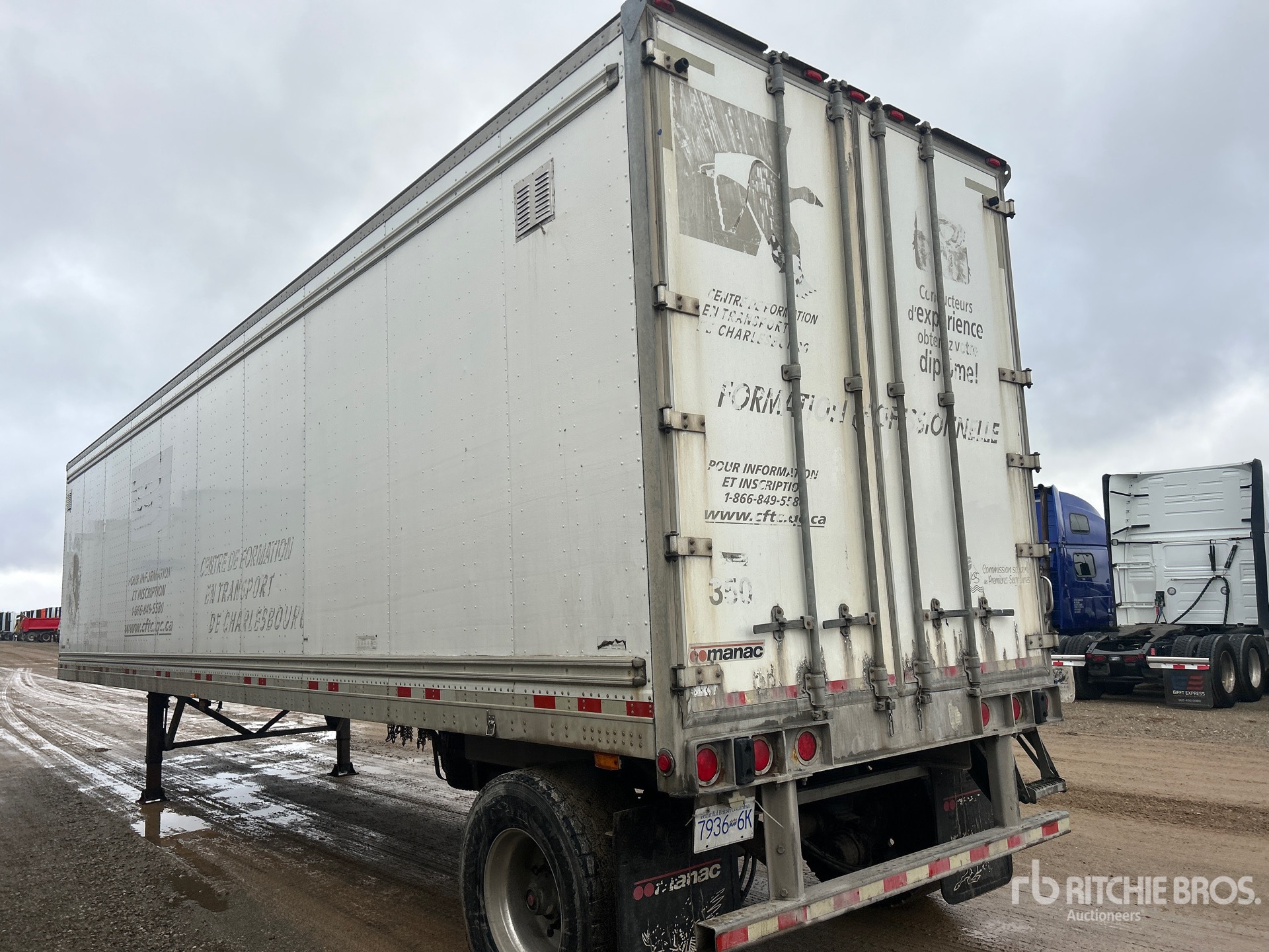 General Appearance with Foto, angolo posteriore sinistro