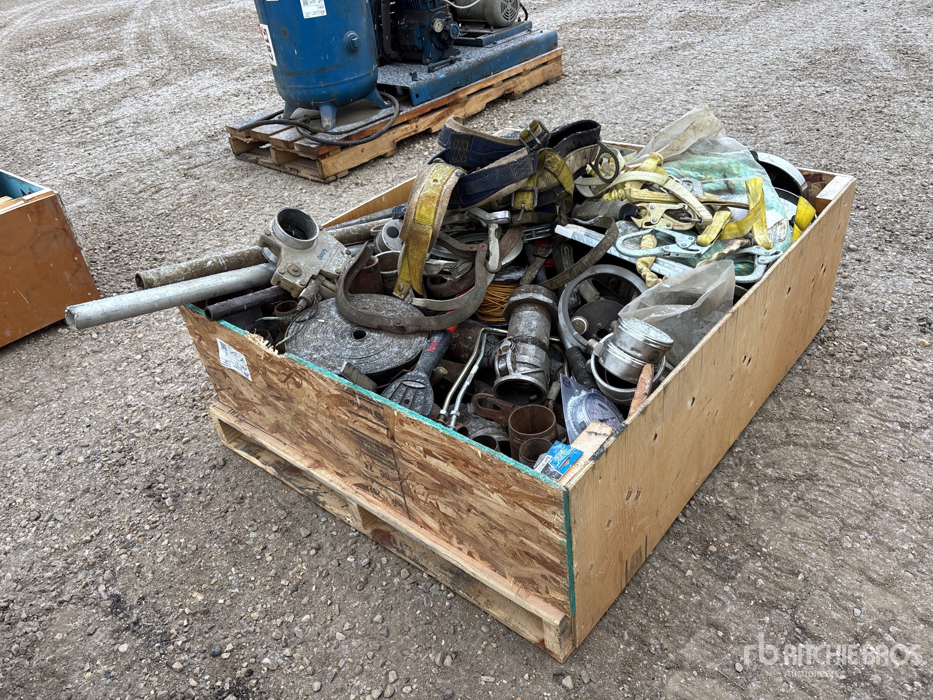 General Appearance with Bild, Ecke vorne links