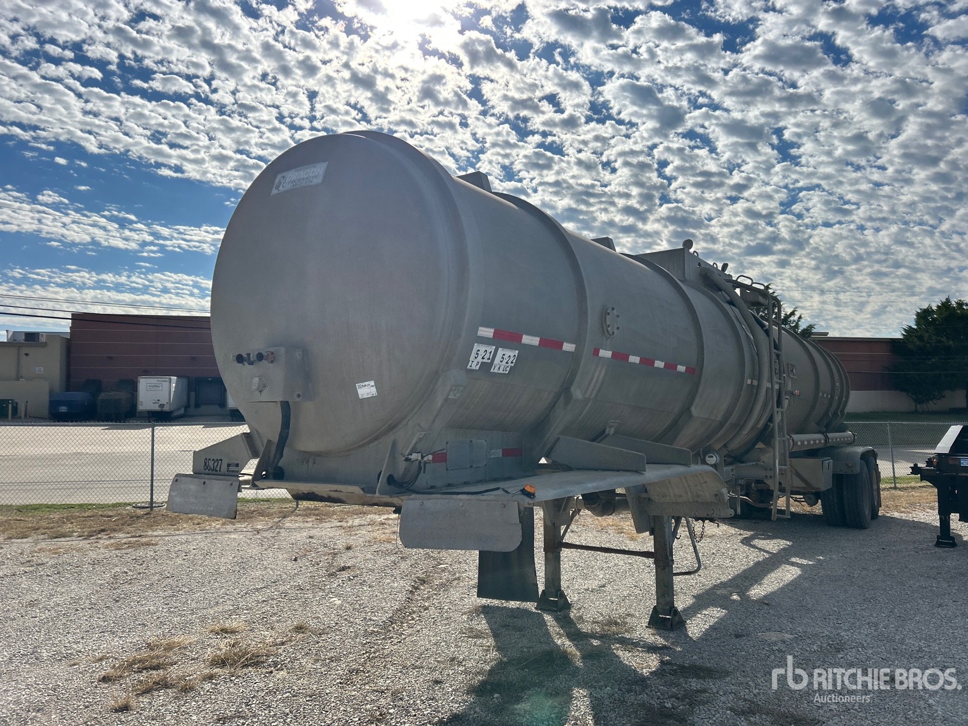 General Appearance with Bild, Ecke vorne links