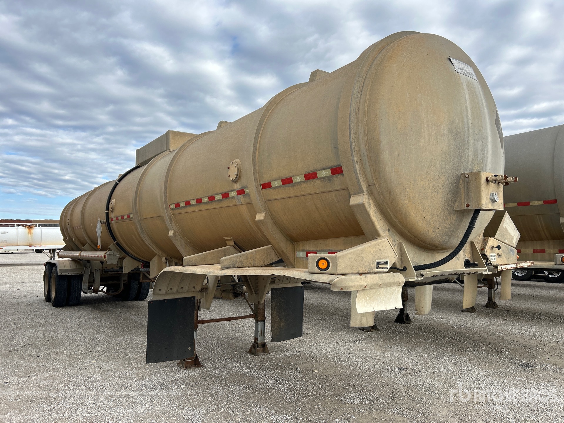 General Appearance with Foto, angolo anteriore destro