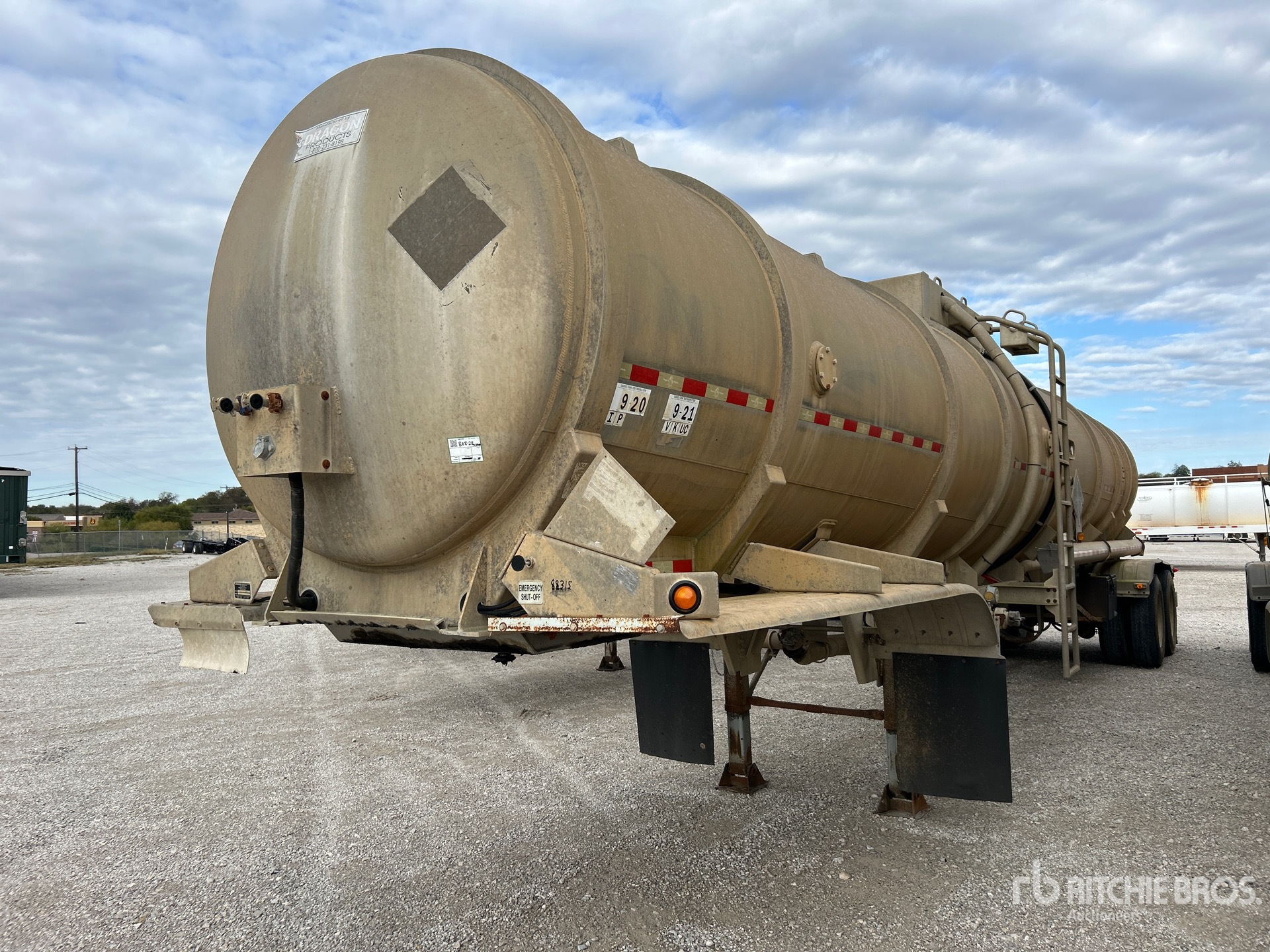 General Appearance with Foto, angolo anteriore sinistro