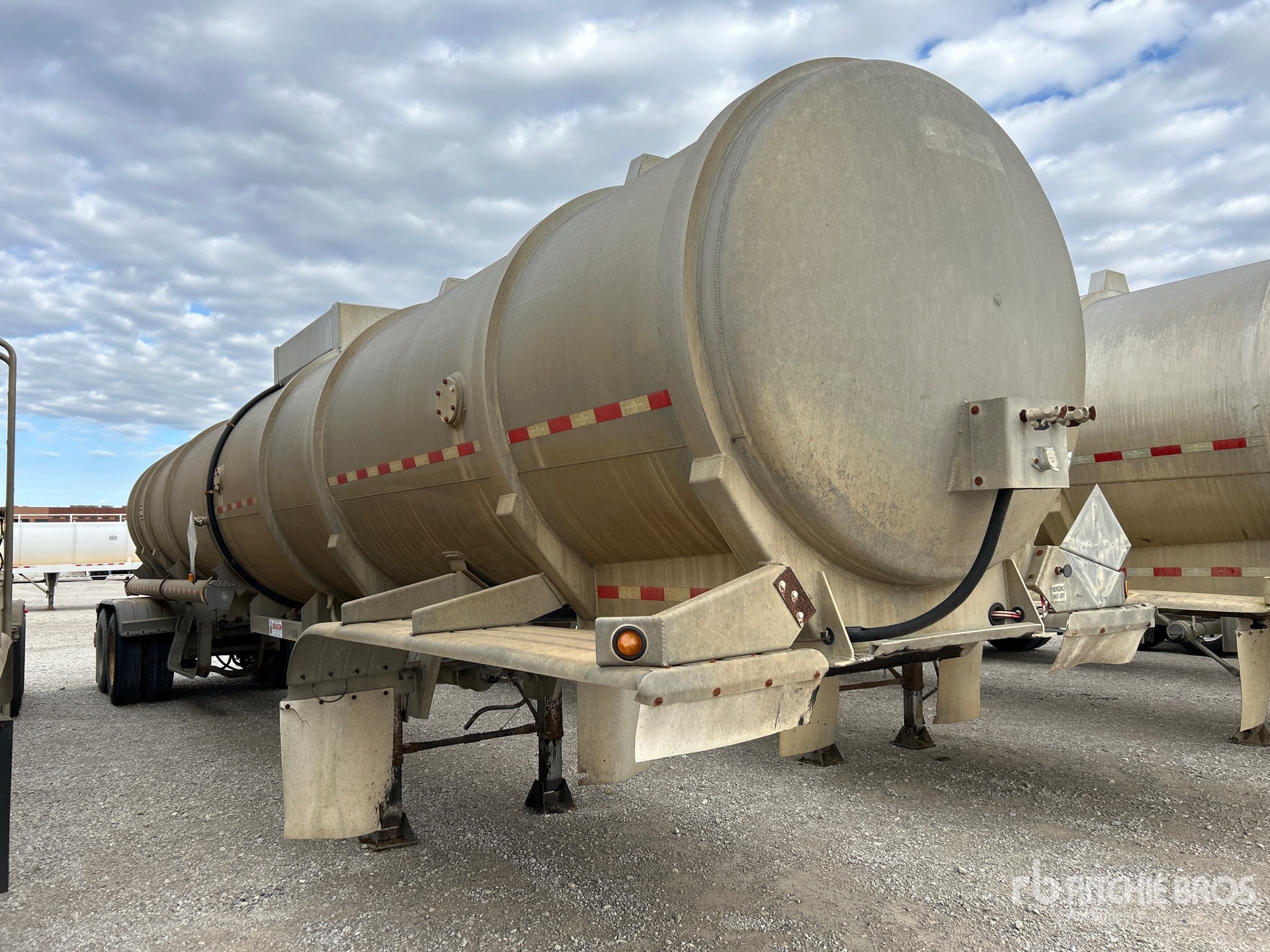 General Appearance with Foto, angolo anteriore destro