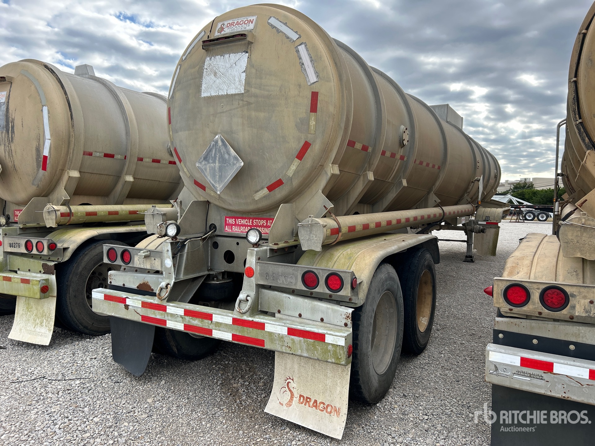 General Appearance with Foto, angolo anteriore sinistro