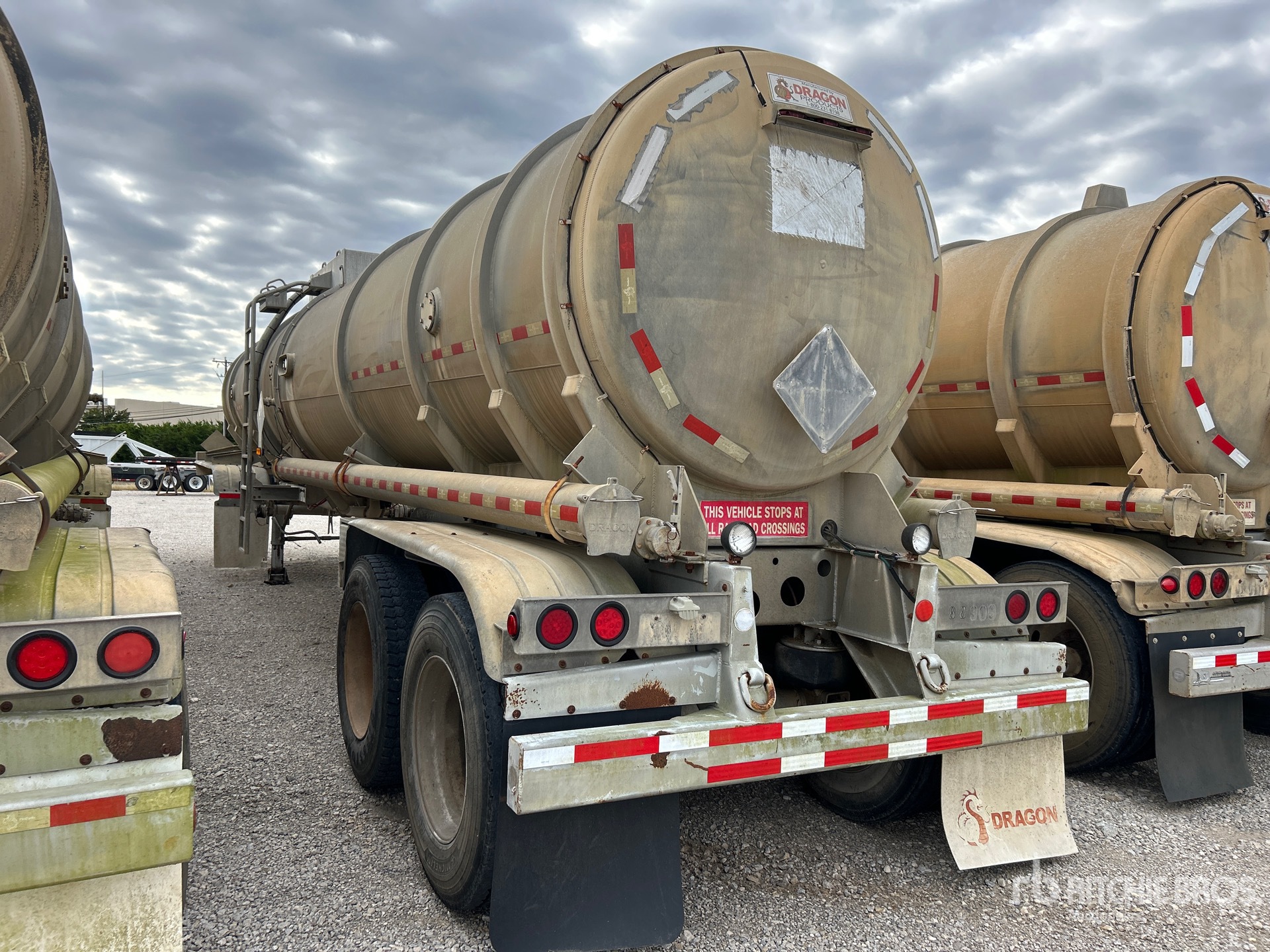 General Appearance with Foto, angolo posteriore sinistro