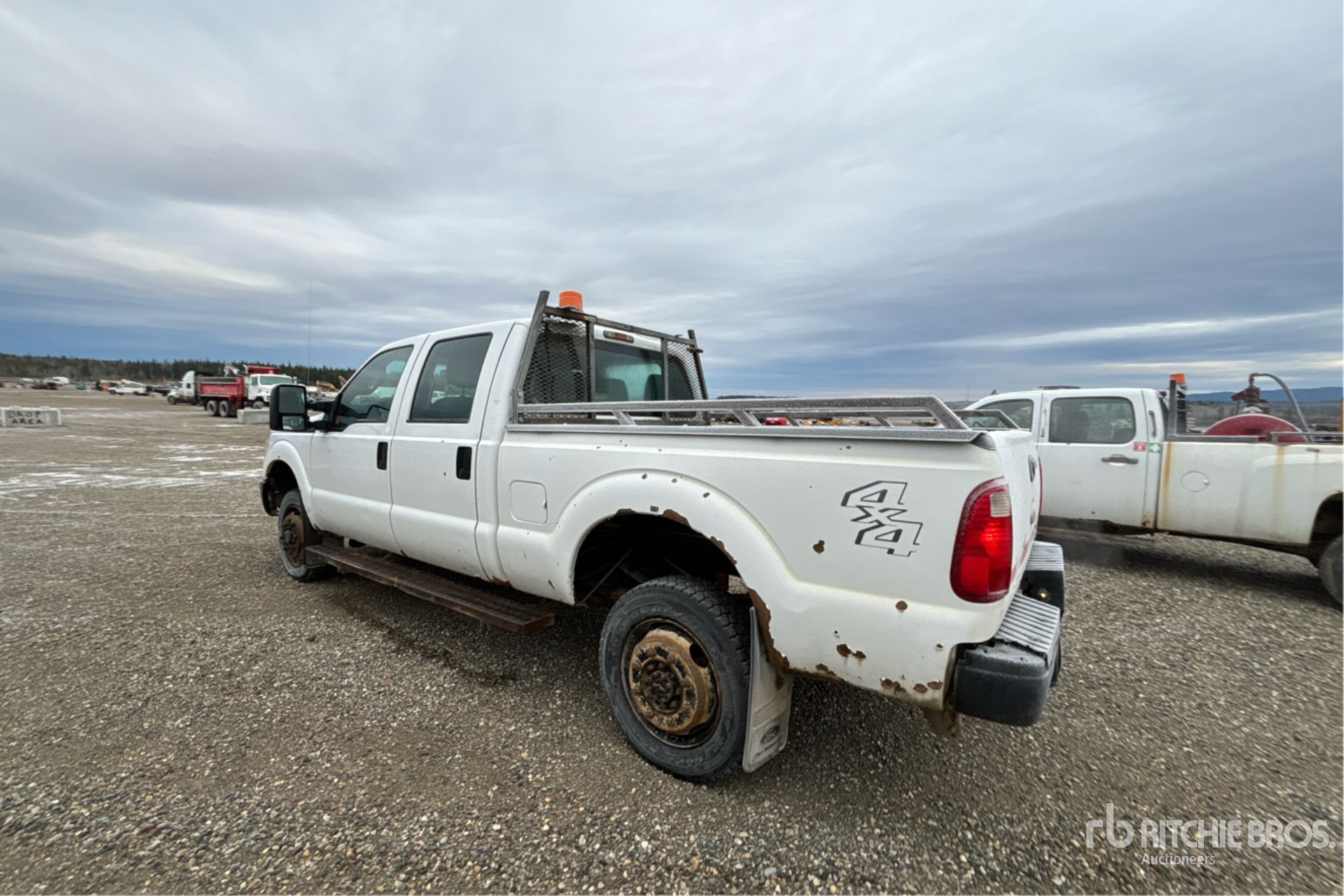 General Appearance with Imagen: esquina trasera izquierda