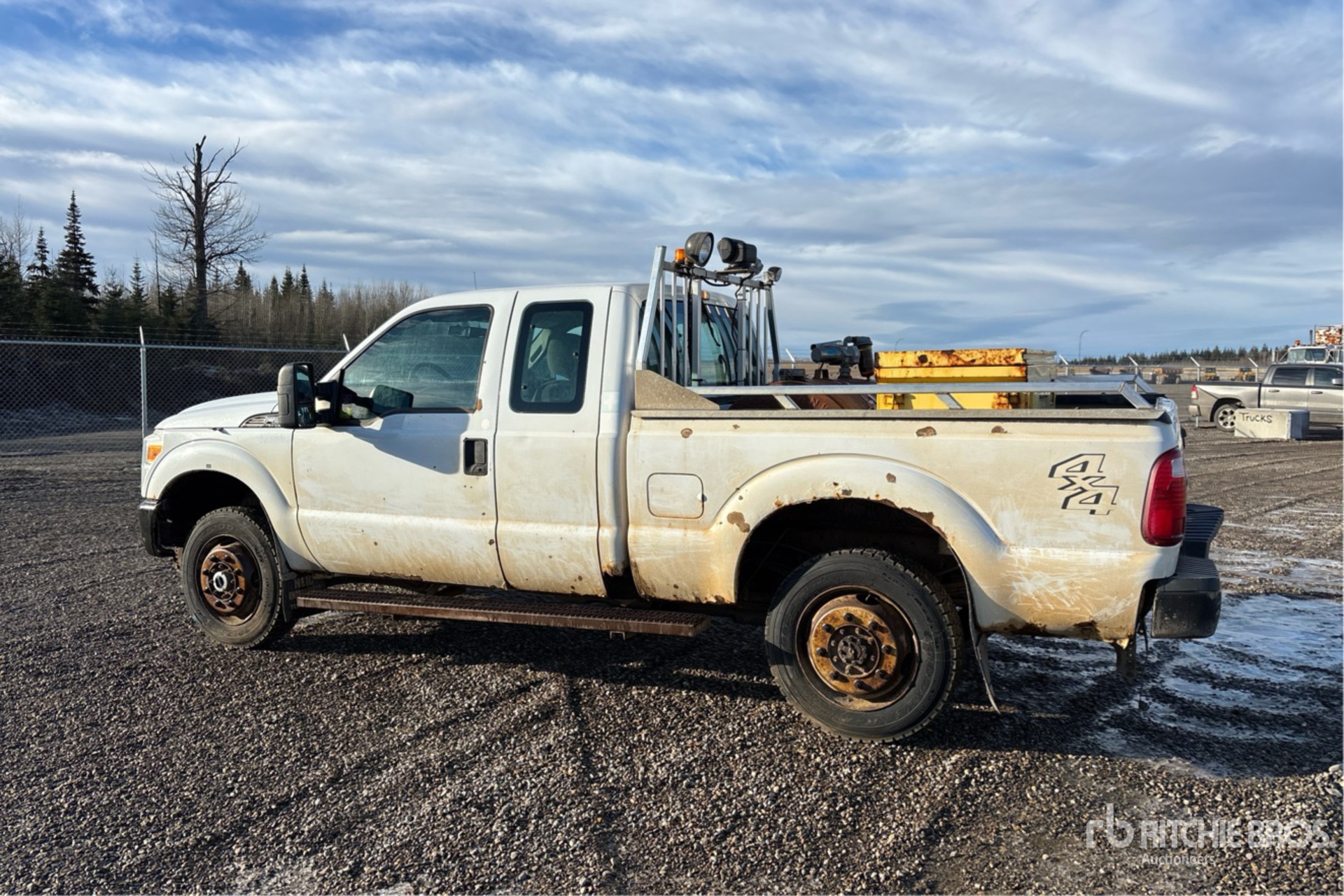 General Appearance with Imagen: esquina trasera izquierda