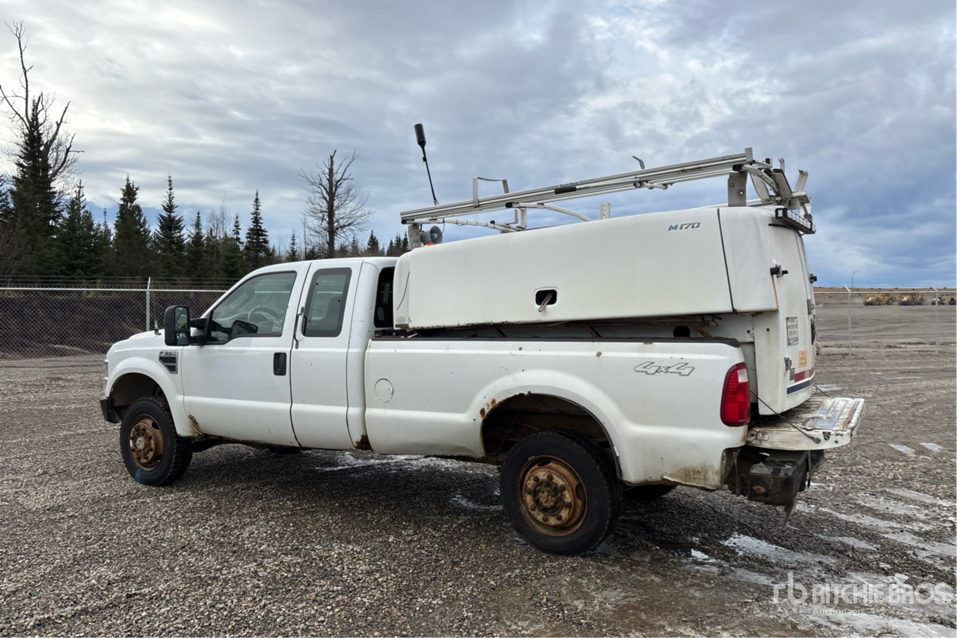 General Appearance with Imagen: esquina trasera izquierda