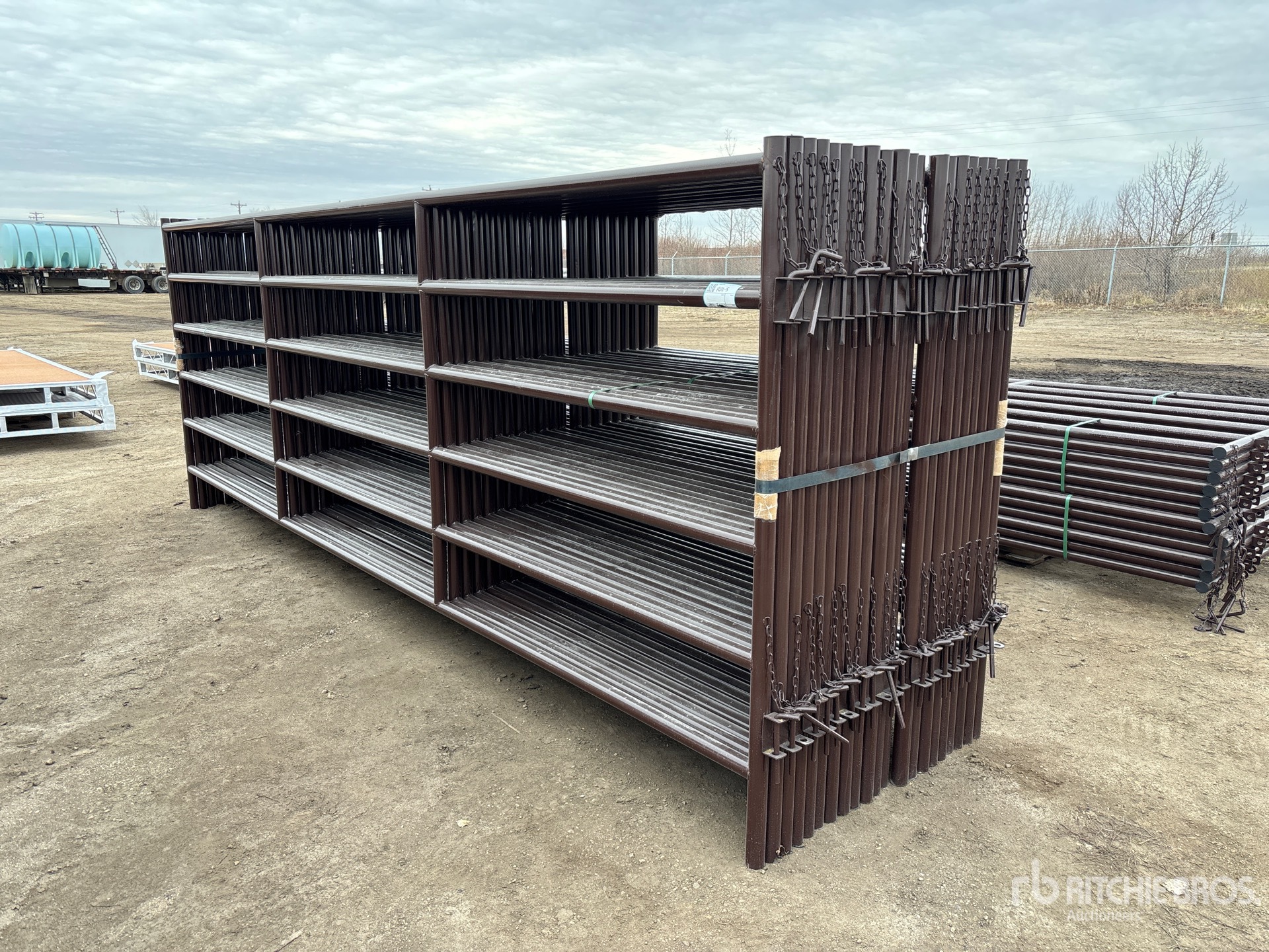 General Appearance with Foto, angolo anteriore sinistro