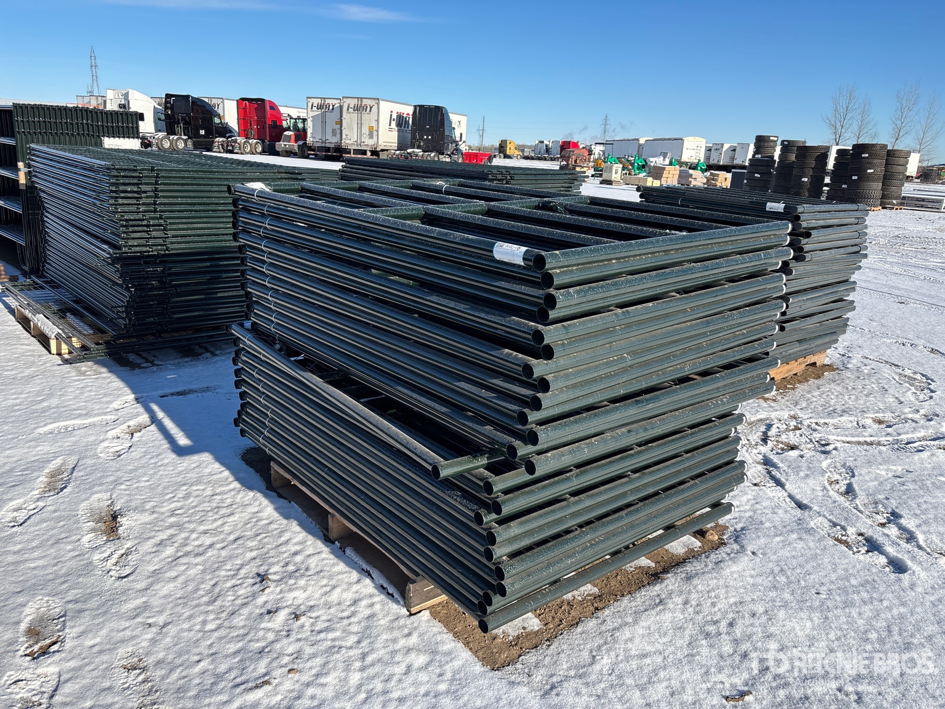 General Appearance with Bild, Ecke vorne links