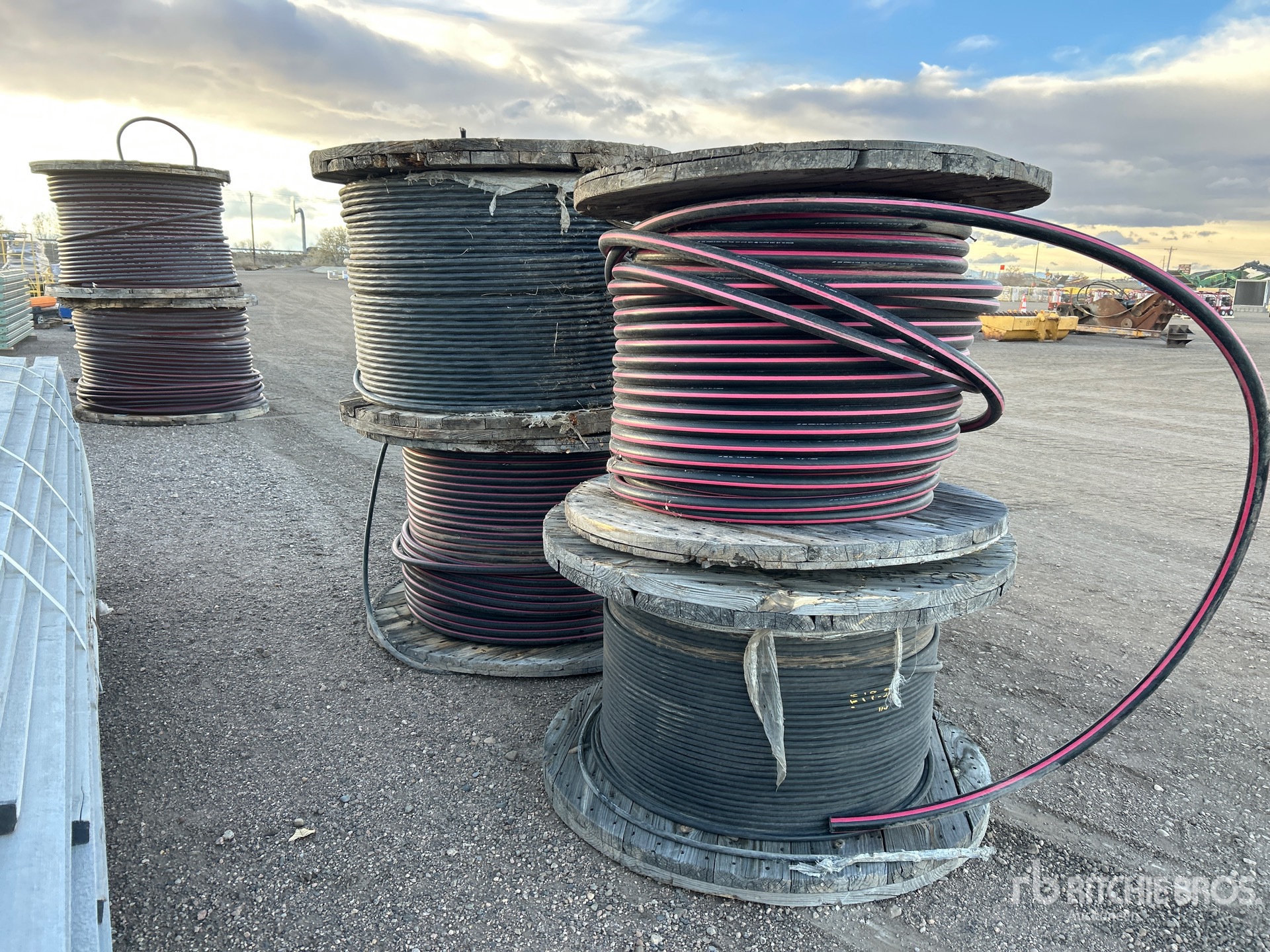 General Appearance with Bild, Ecke hinten rechts