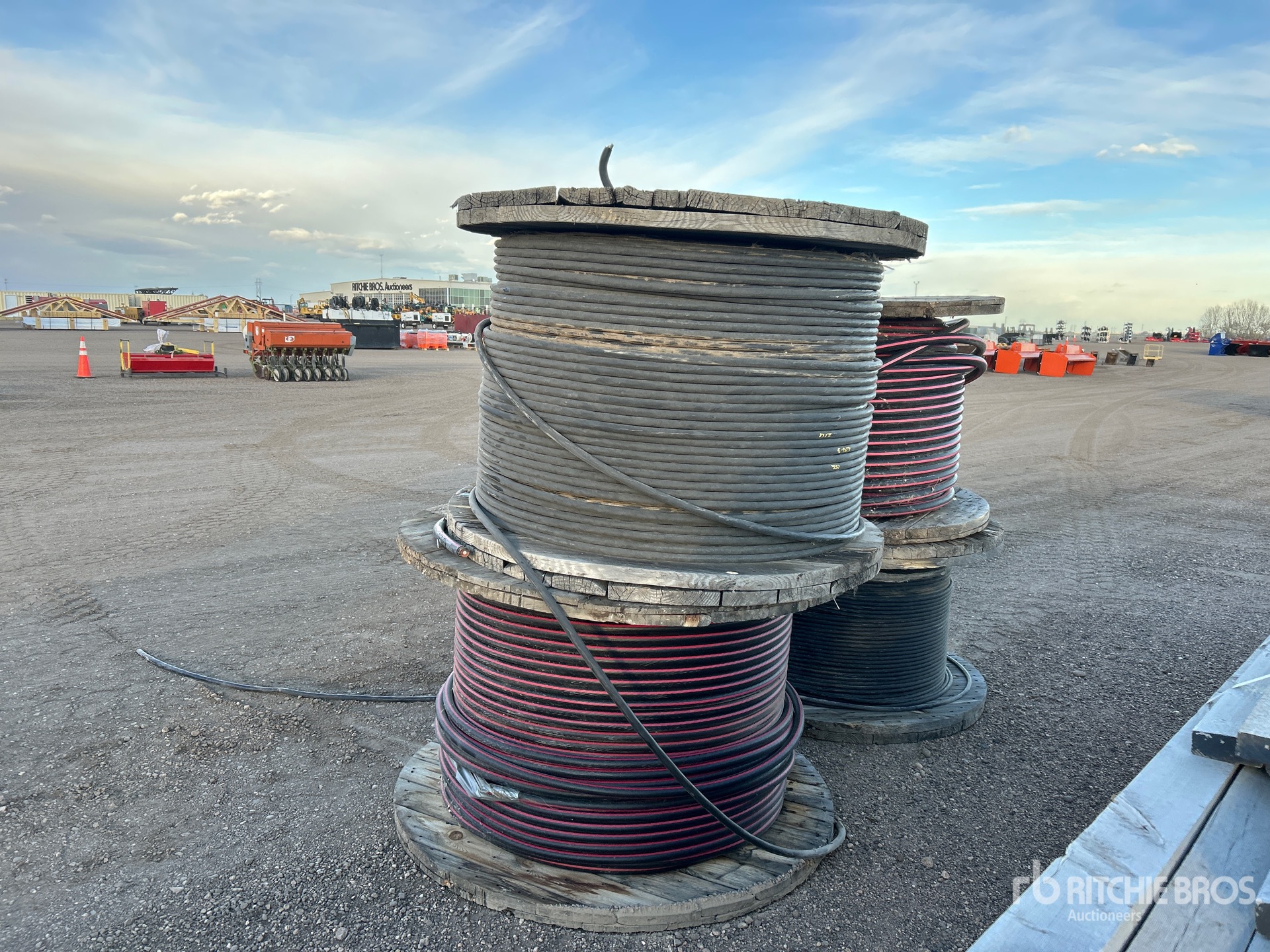 General Appearance with Bild, Ecke hinten links