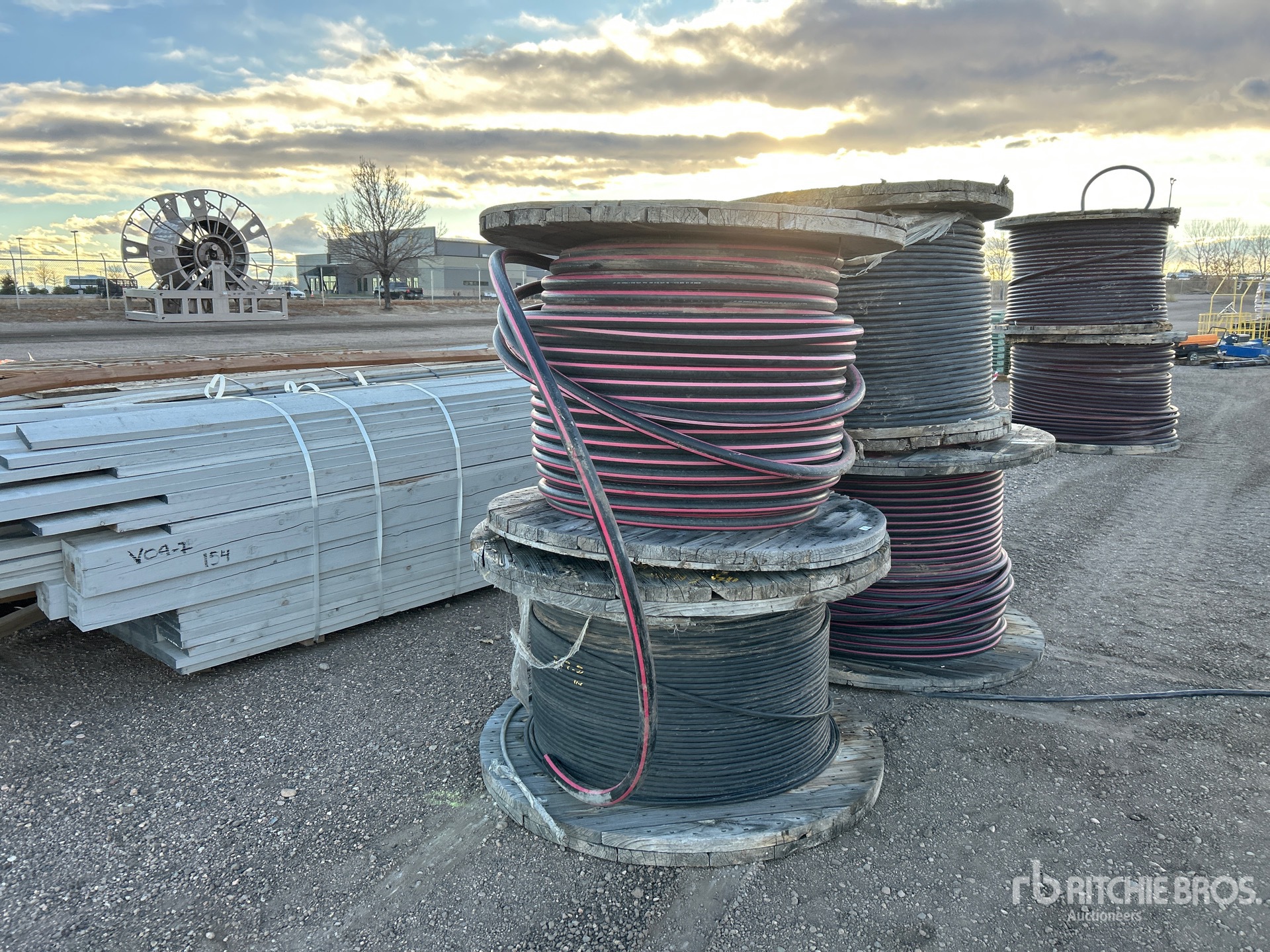 General Appearance with Bild, Ecke vorne rechts