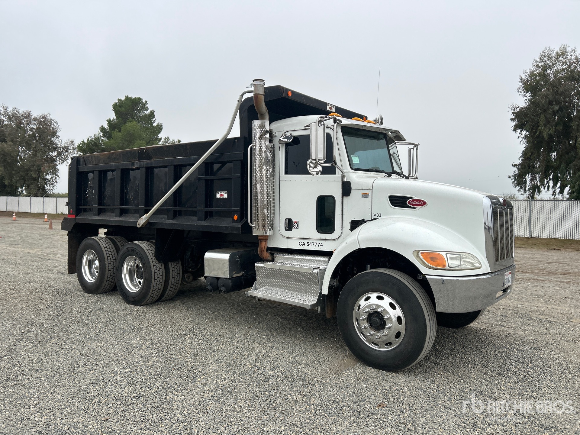 General Appearance with Bild, Ecke vorne rechts