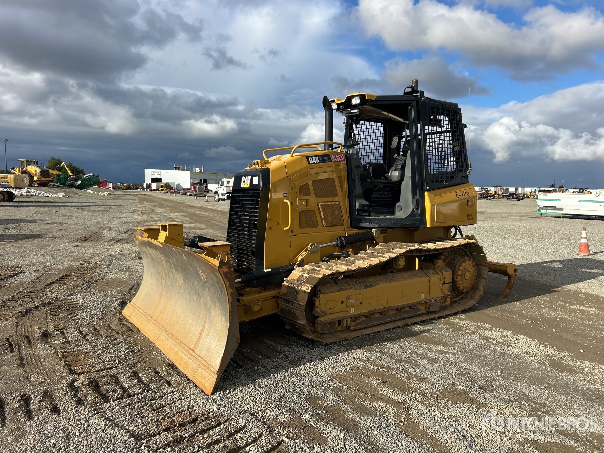 Aspect général with Image, coin avant gauche