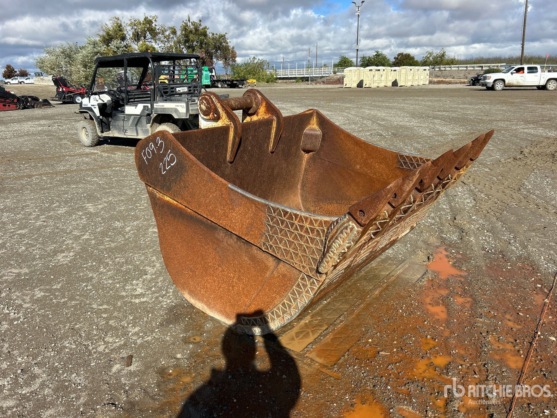 General Appearance with Picture, Right Front Corner