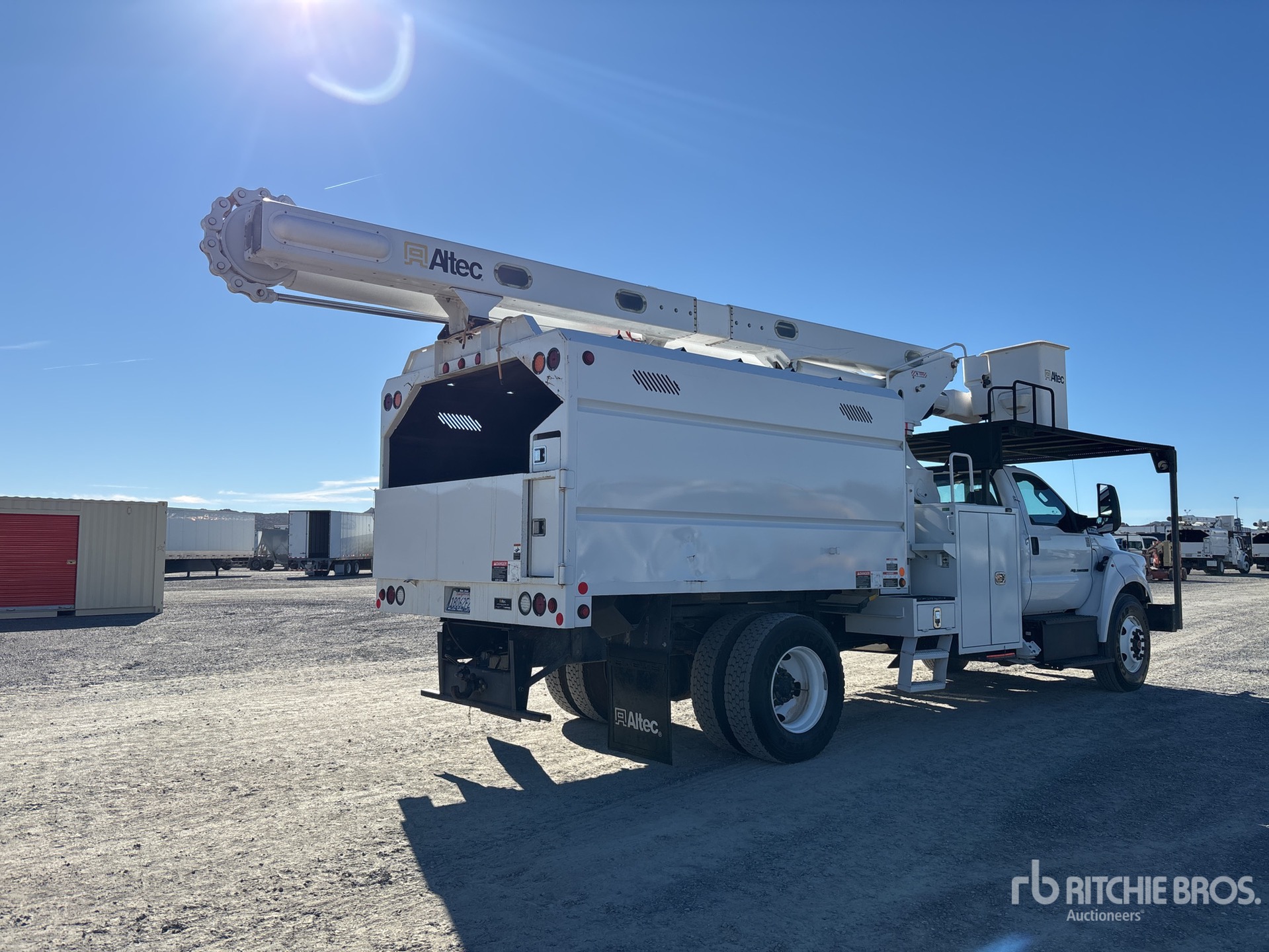 General Appearance with Picture, Right Rear Corner