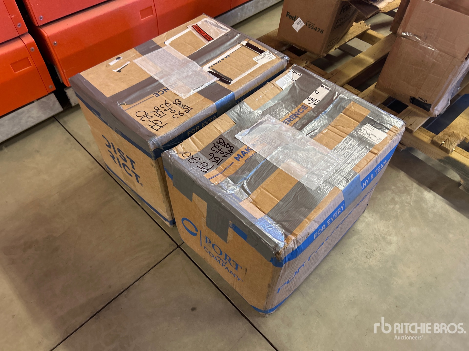 General Appearance with Bild, Ecke vorne rechts