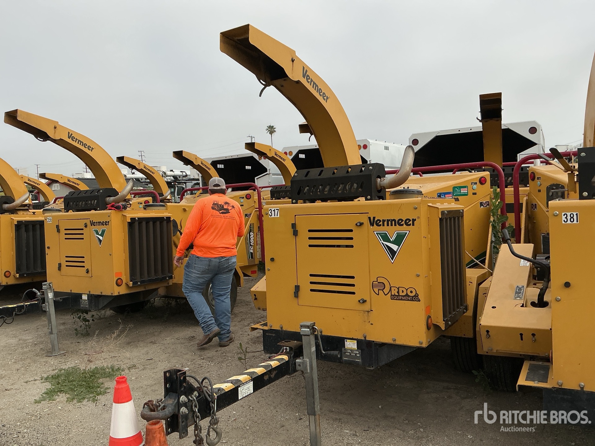 General Appearance with Featured Photo