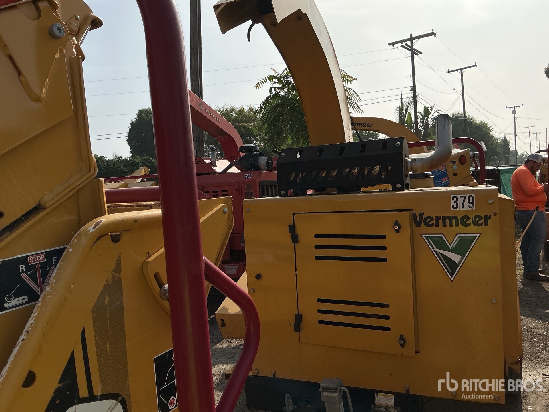 General Appearance with Featured Photo